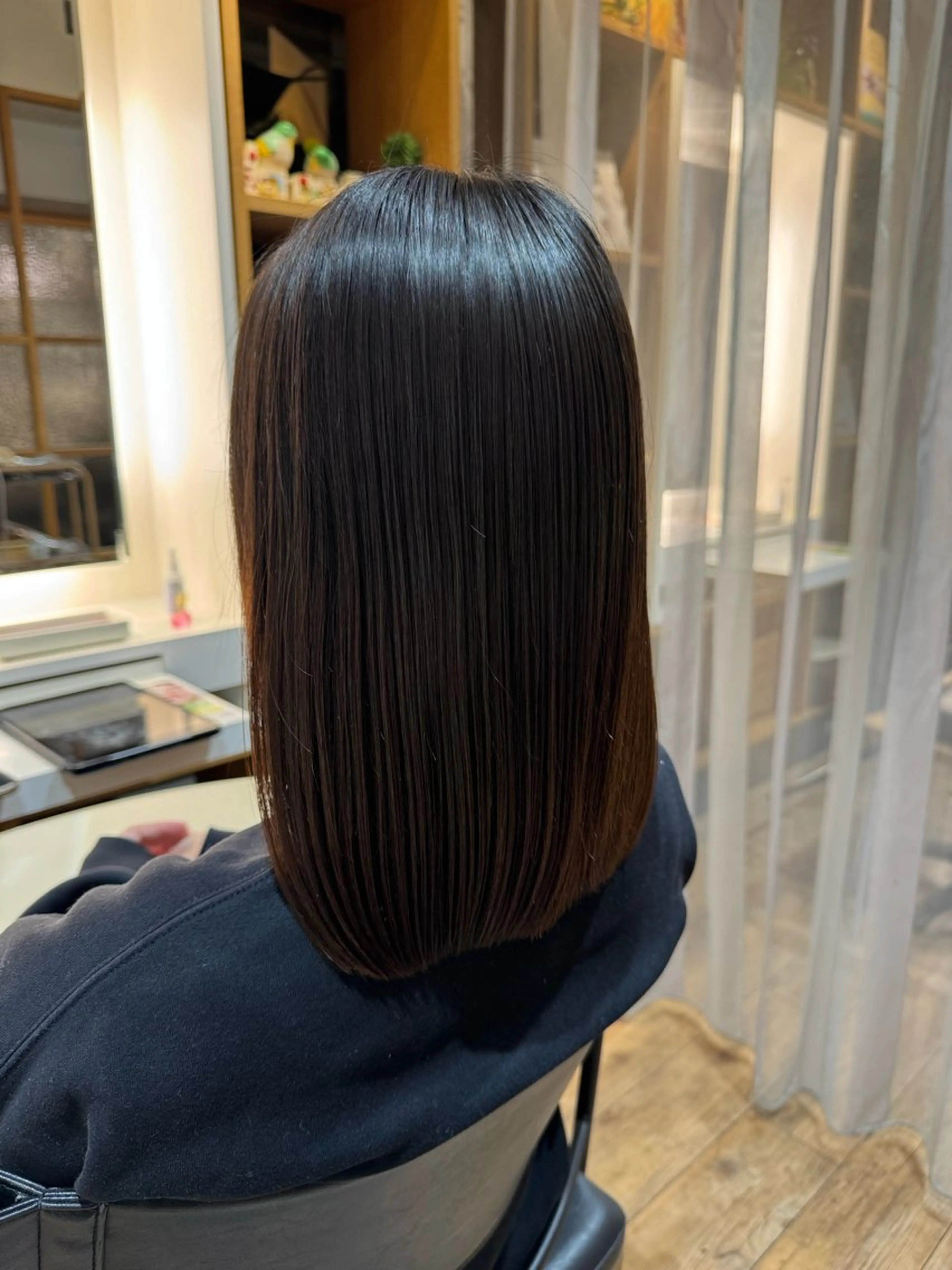 セミロング カット 縮毛矯正 トリートメント afloatkobe所属・美髪/髪質改善 川口凌弥のヘアスタイル