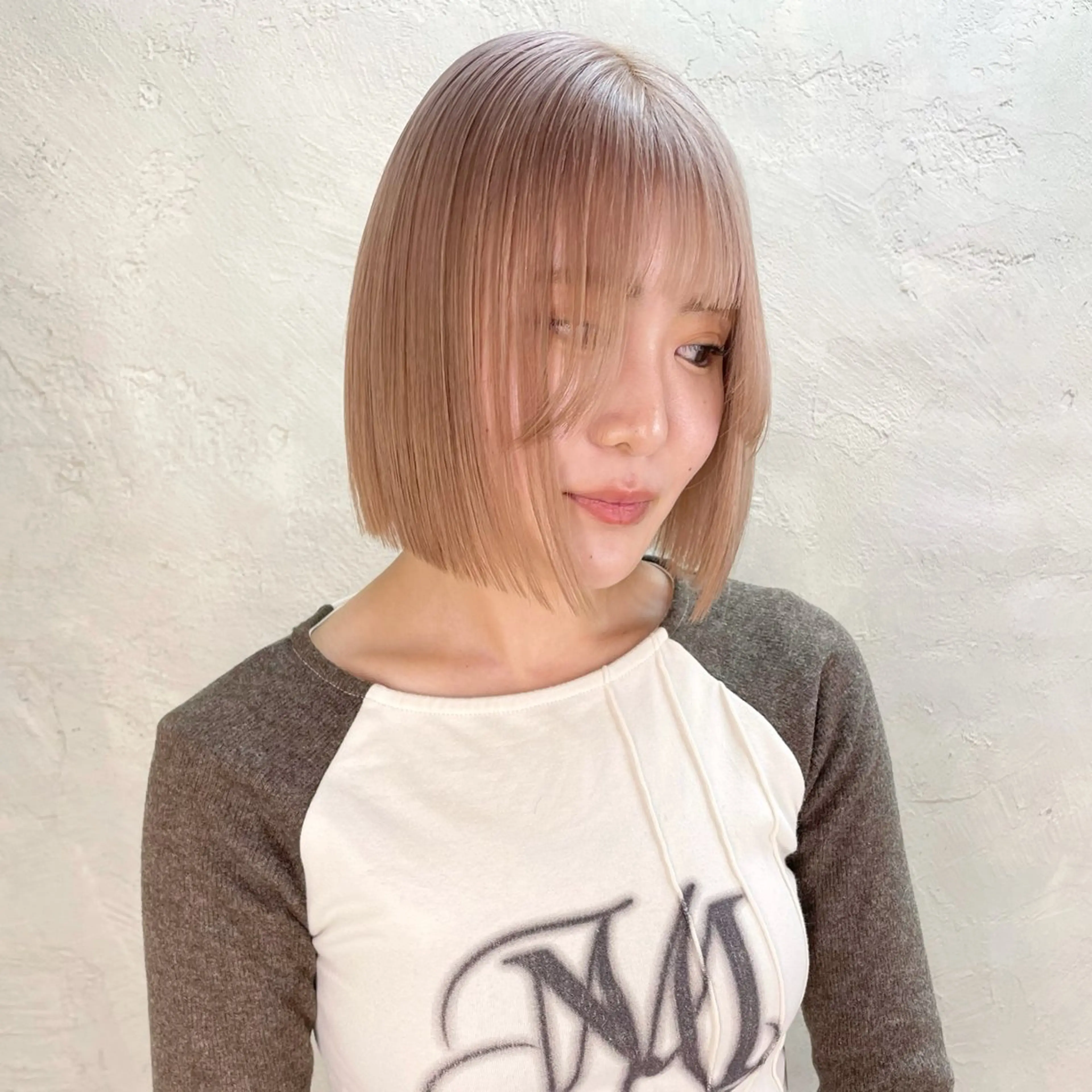 ミディアム カラー ヘアアレンジ ベージュカラー ミルクティーベージュ カット ヘアカラー トリートメント ボブ×柔らかいカラー 🩰misaki𓍼のヘアスタイル