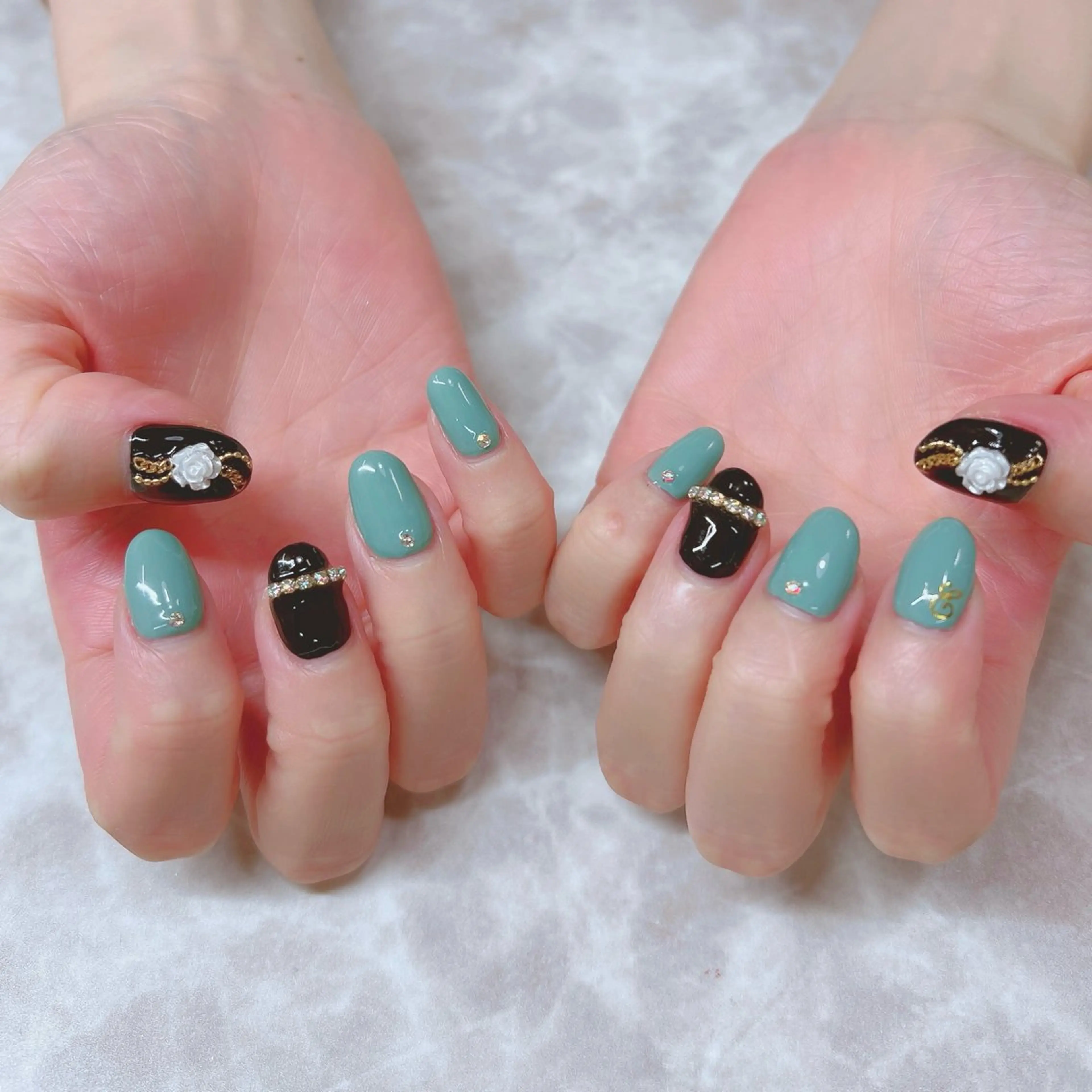 ネイル グリーン ハンドネイル Chipi Neneのネイルデザイン