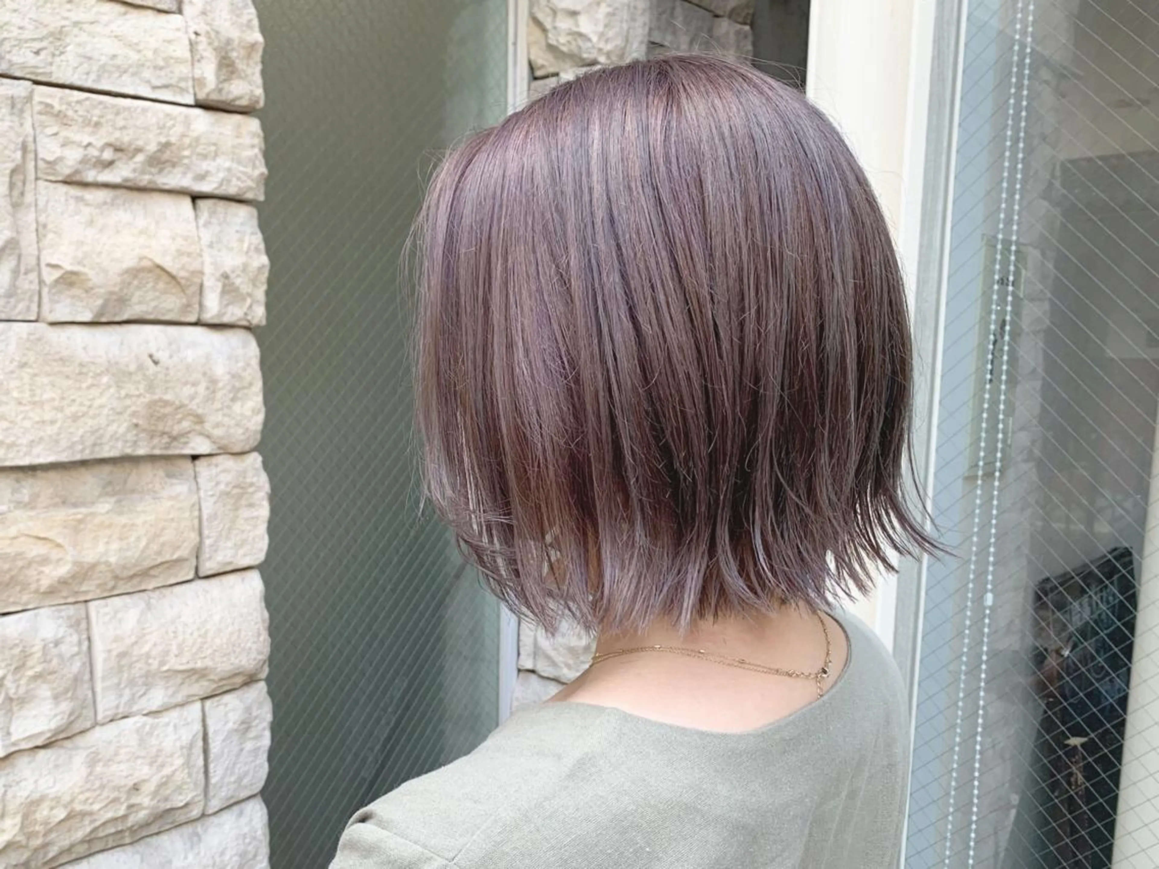 ショート カラー ベージュカラー ラベンダーカラー ラベンダーベージュ EMANON天神所属・Hitomi Ezakiのヘアスタイル