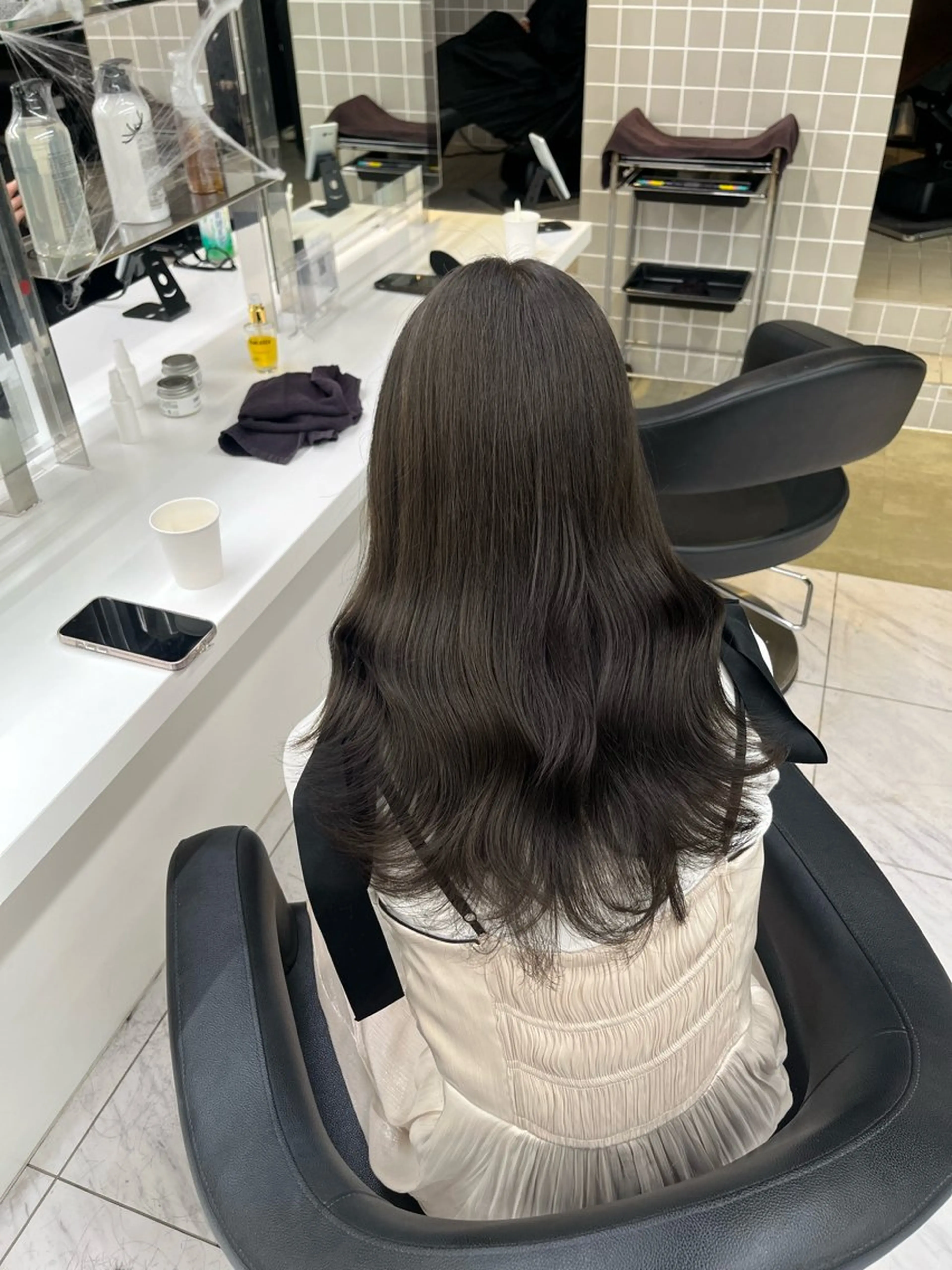 セミロング ヘアカラー トリートメント ヘッドスパ ヘアセット 寒色＆ブリーチ特化 寒色MiOのヘアスタイル