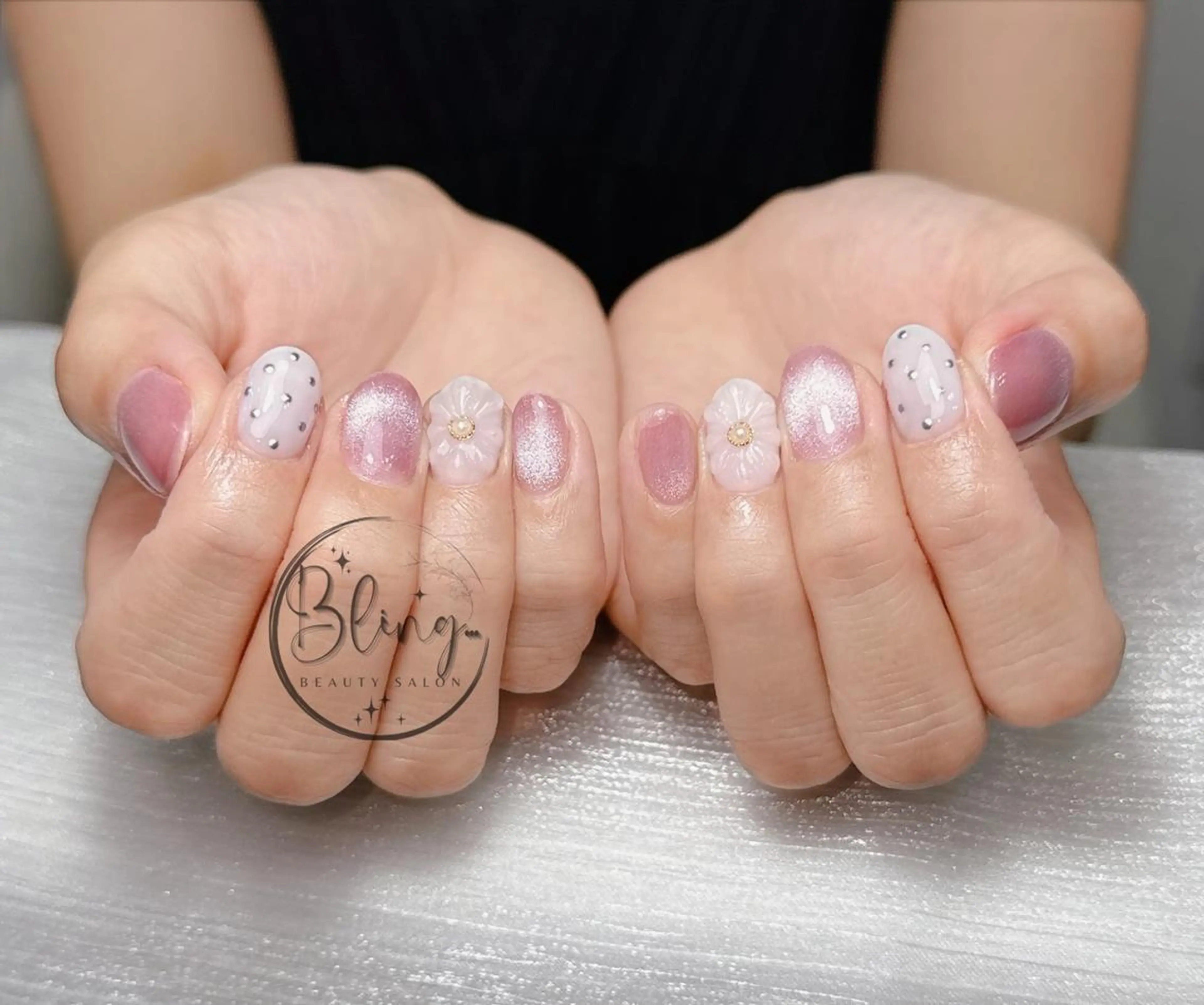 ミディアム 韓国風ヘア ハンドネイル Bling Salonのネイルデザイン