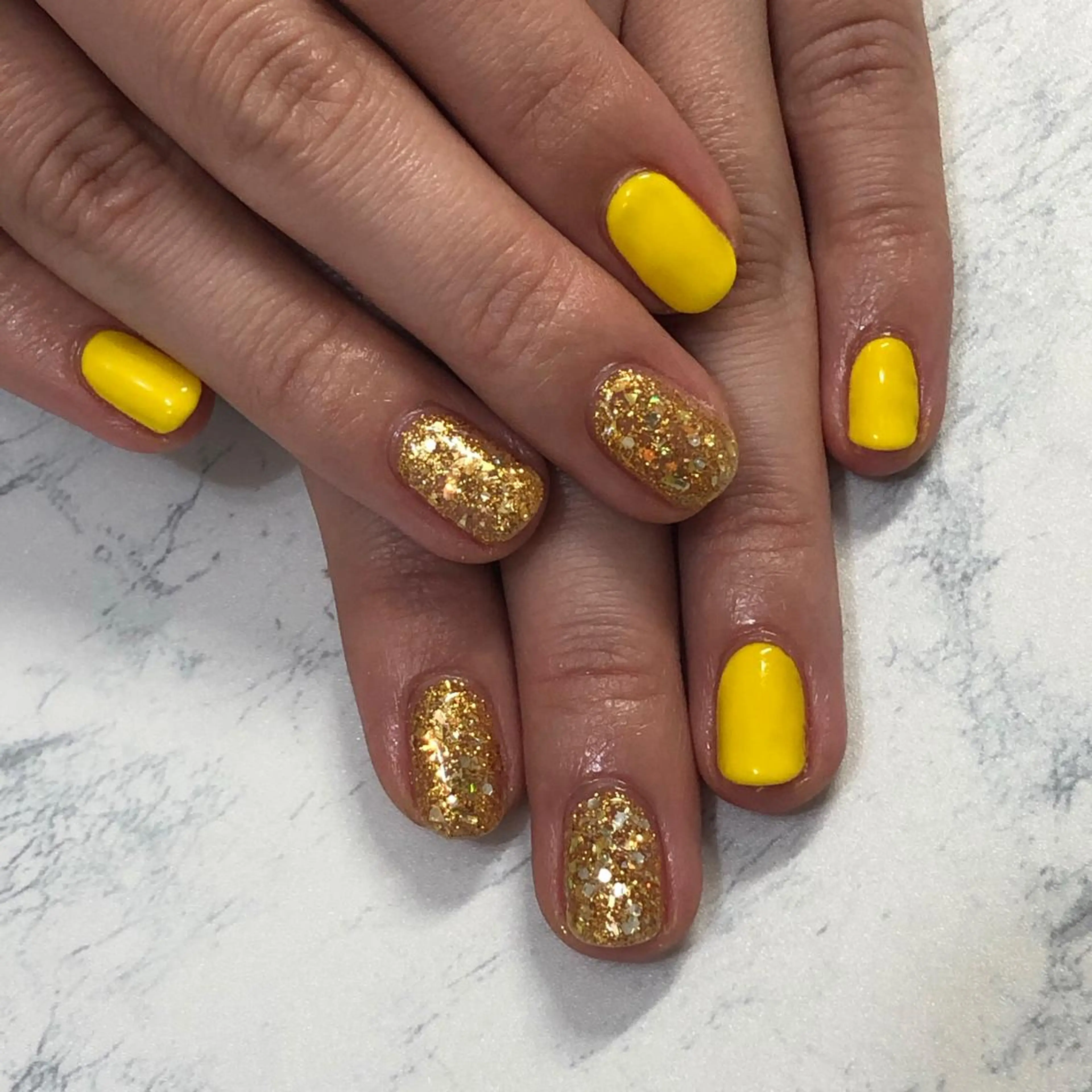 ネイル ラメ(グリッター) シンプルネイル 黄色 recette-ルセット-(美容室H.A.Co内)所属・OISHI .Aのネイルデザイン