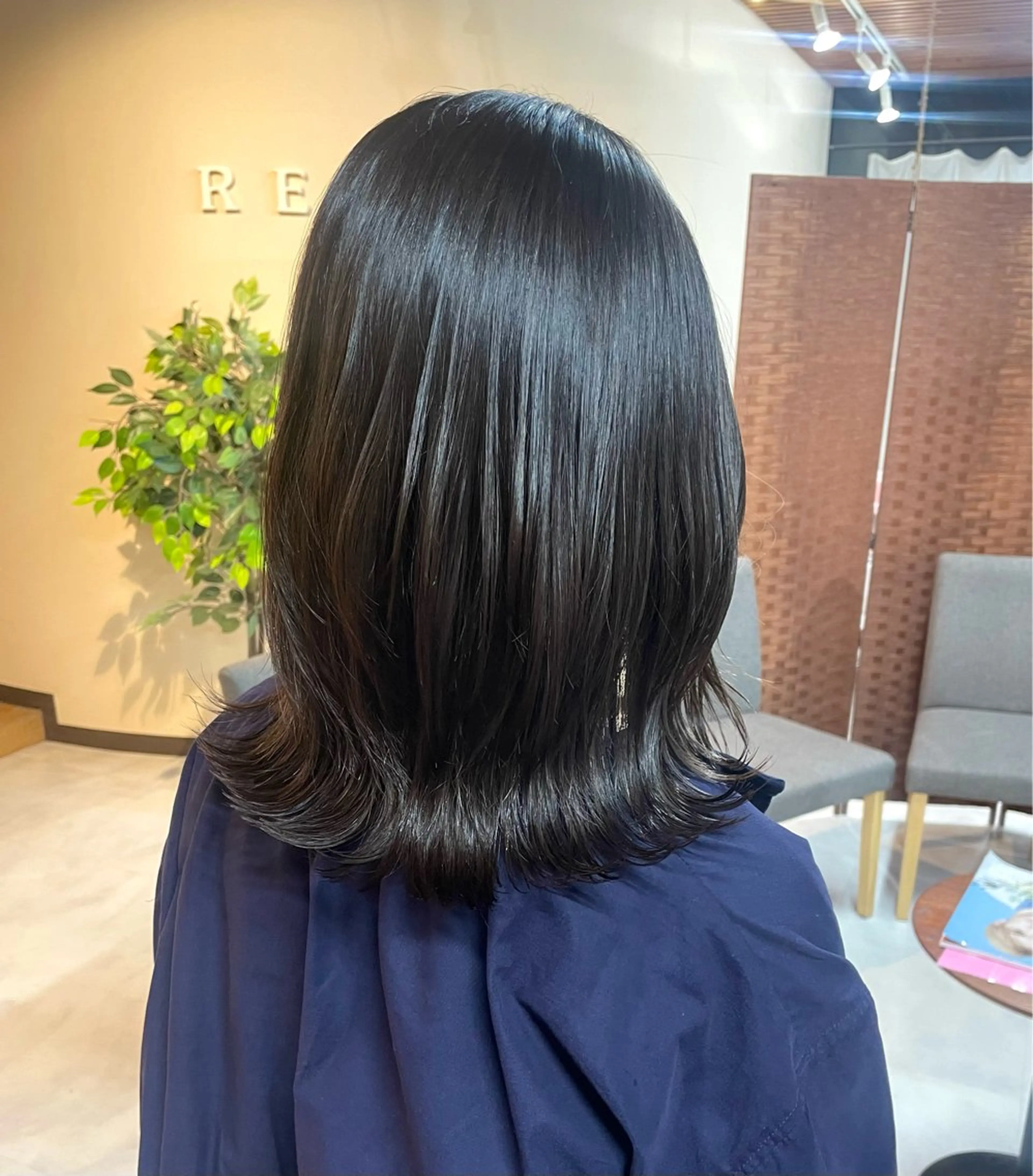 ミディアム ミディアムレイヤー レイヤーカット トリートメント 宮本 いぶきのヘアスタイル