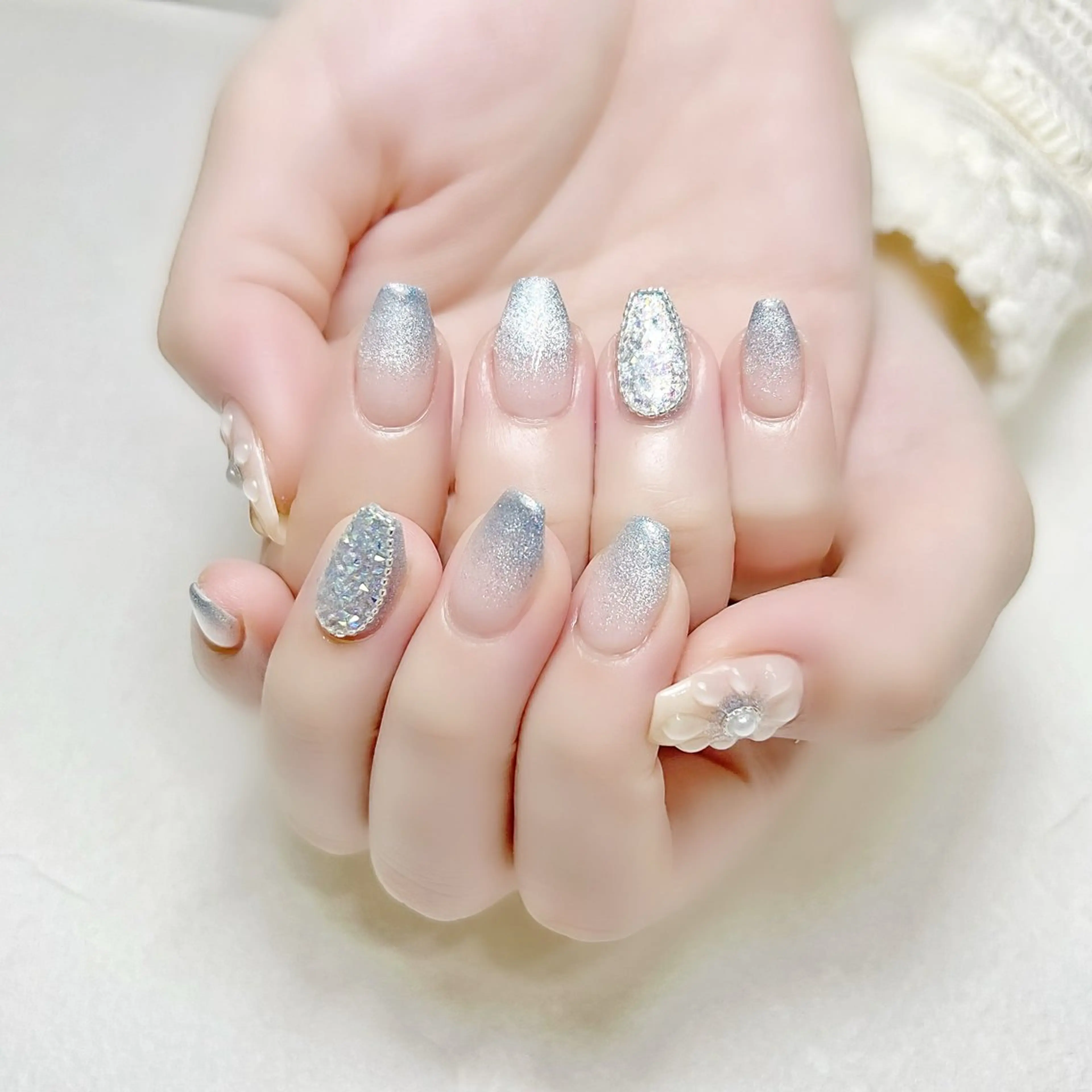 ネイル ブルー ガーリー グラデーション キラキラネイル マグネットネイル rouse nail RISATOのネイルデザイン