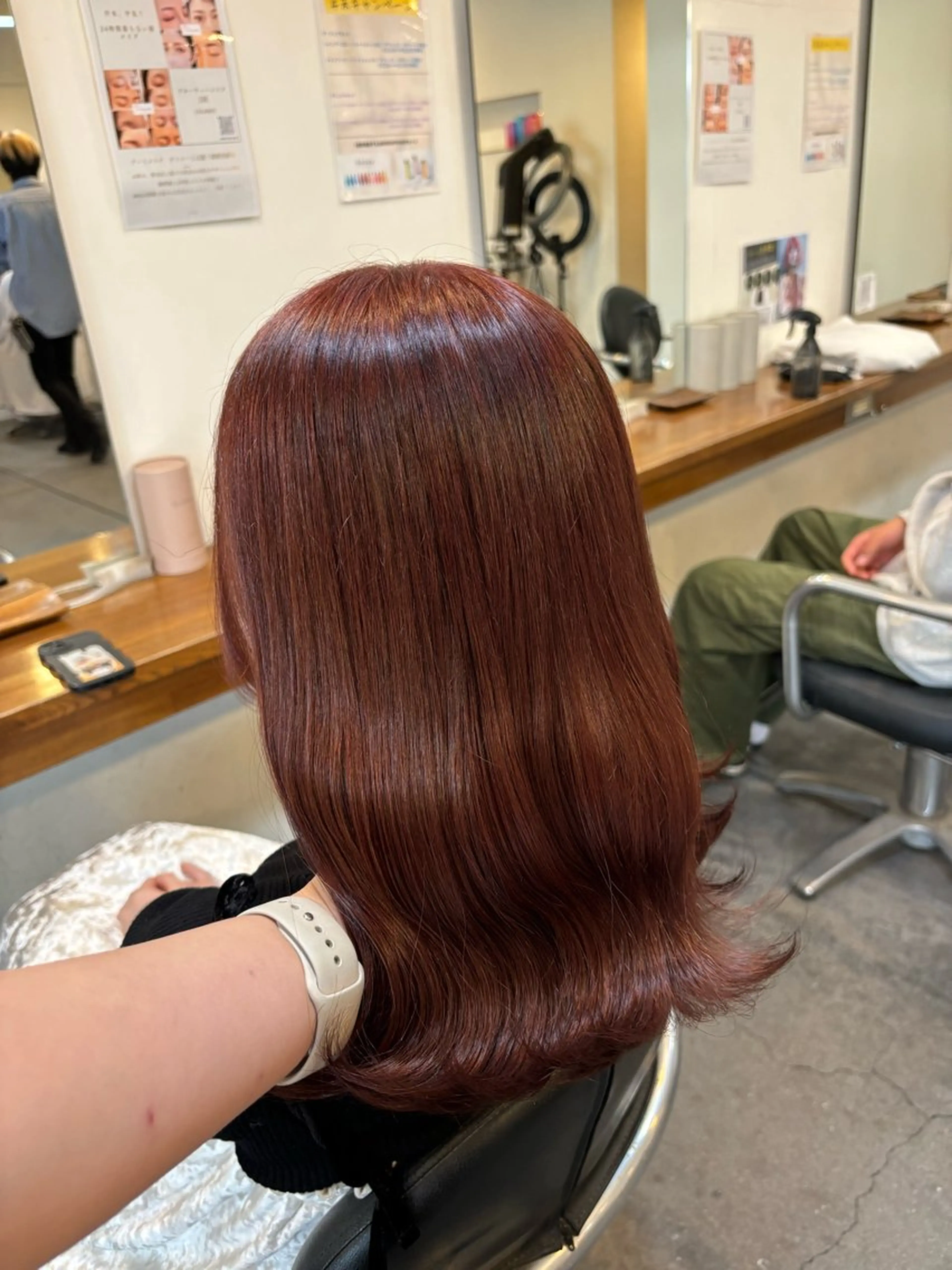 セミロング カラー ブラウンカラー レッドカラー レッドブラウン ヘアカラー トリートメント 丸山 菜々子のヘアスタイル