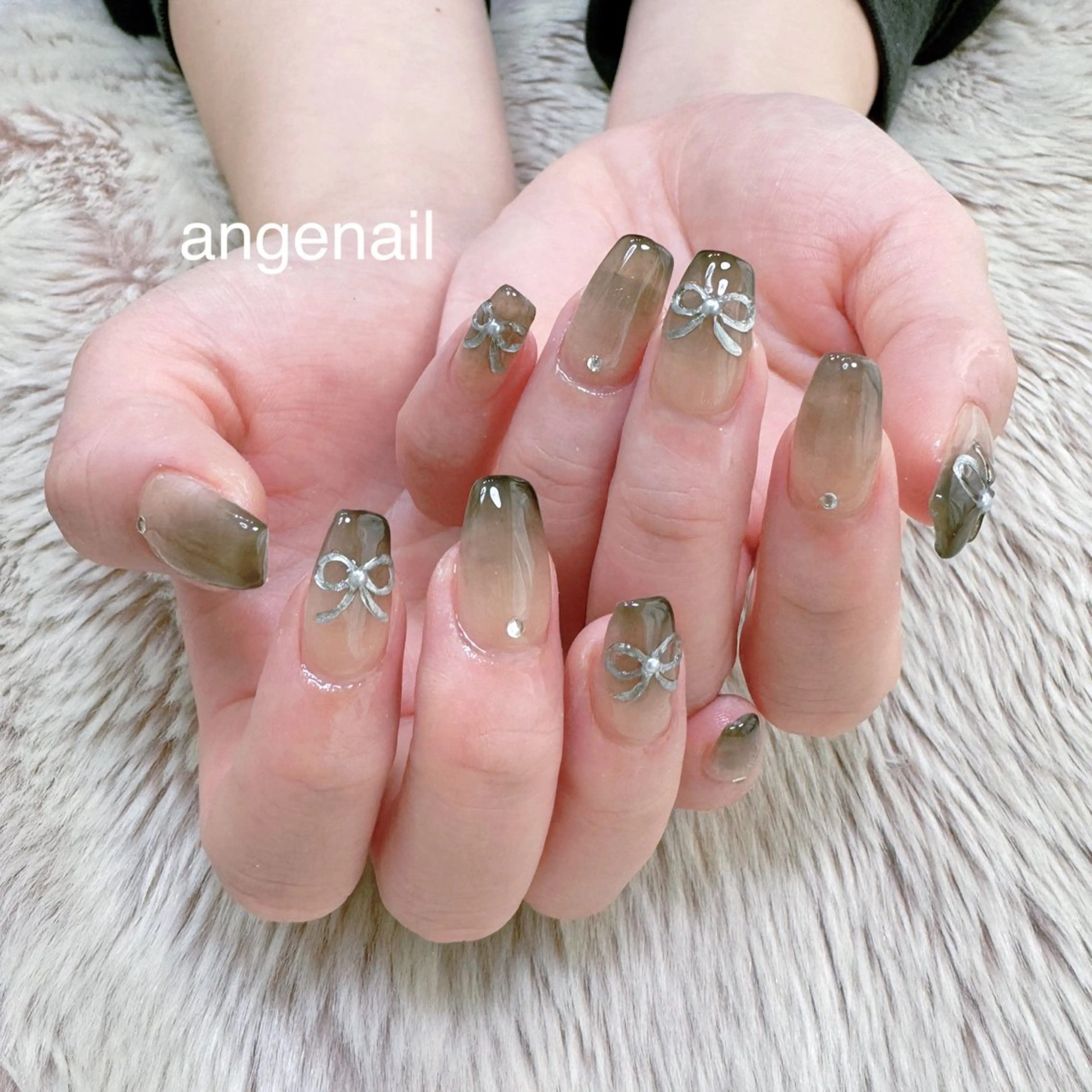 ネイル ハンドネイル オーナーネイリスト MAKIのネイルデザイン