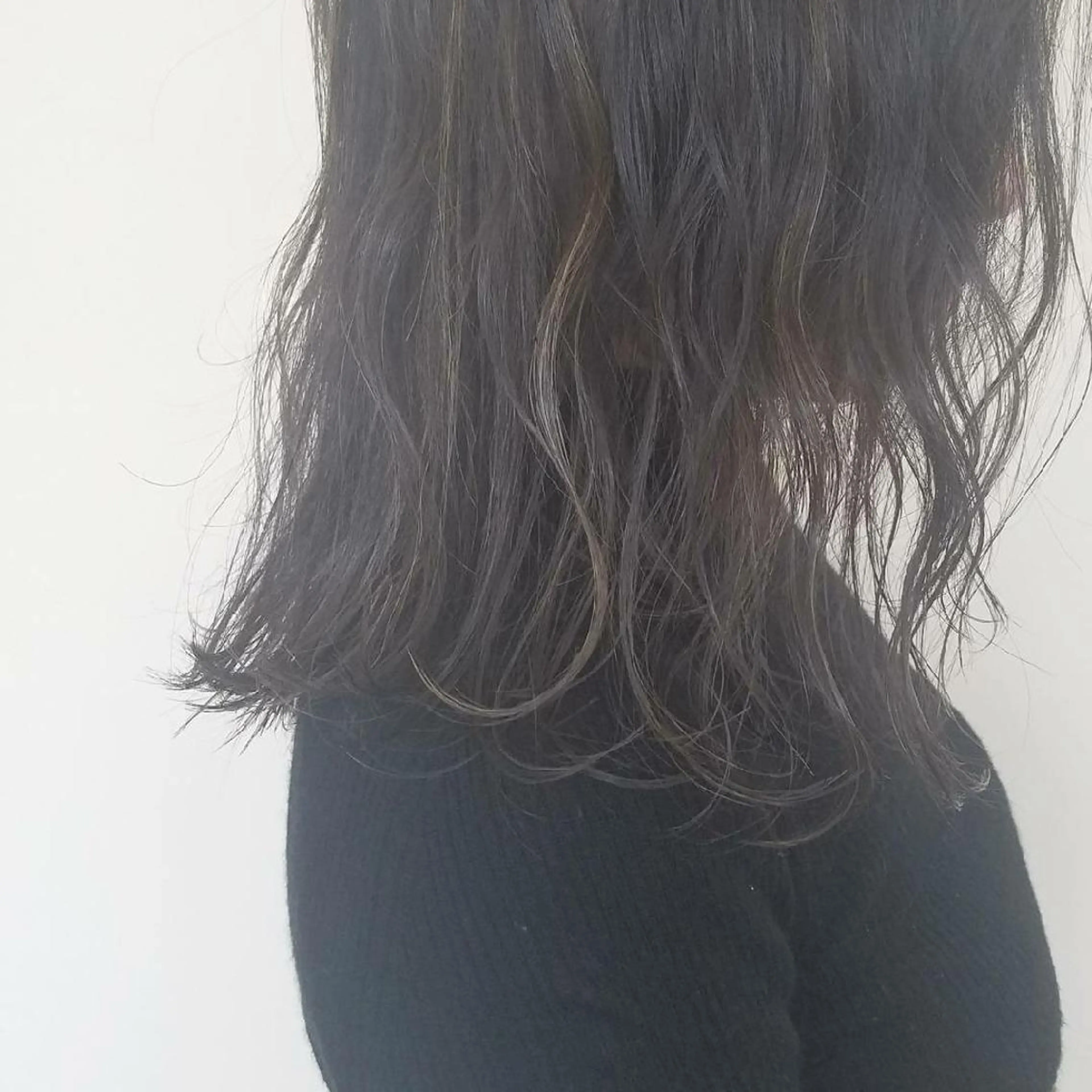 ミディアム カラー ダークグレー ハイライトカラー ハイライト iplus まつげ、眉毛、耳つぼのマツエク・マツパデザイン