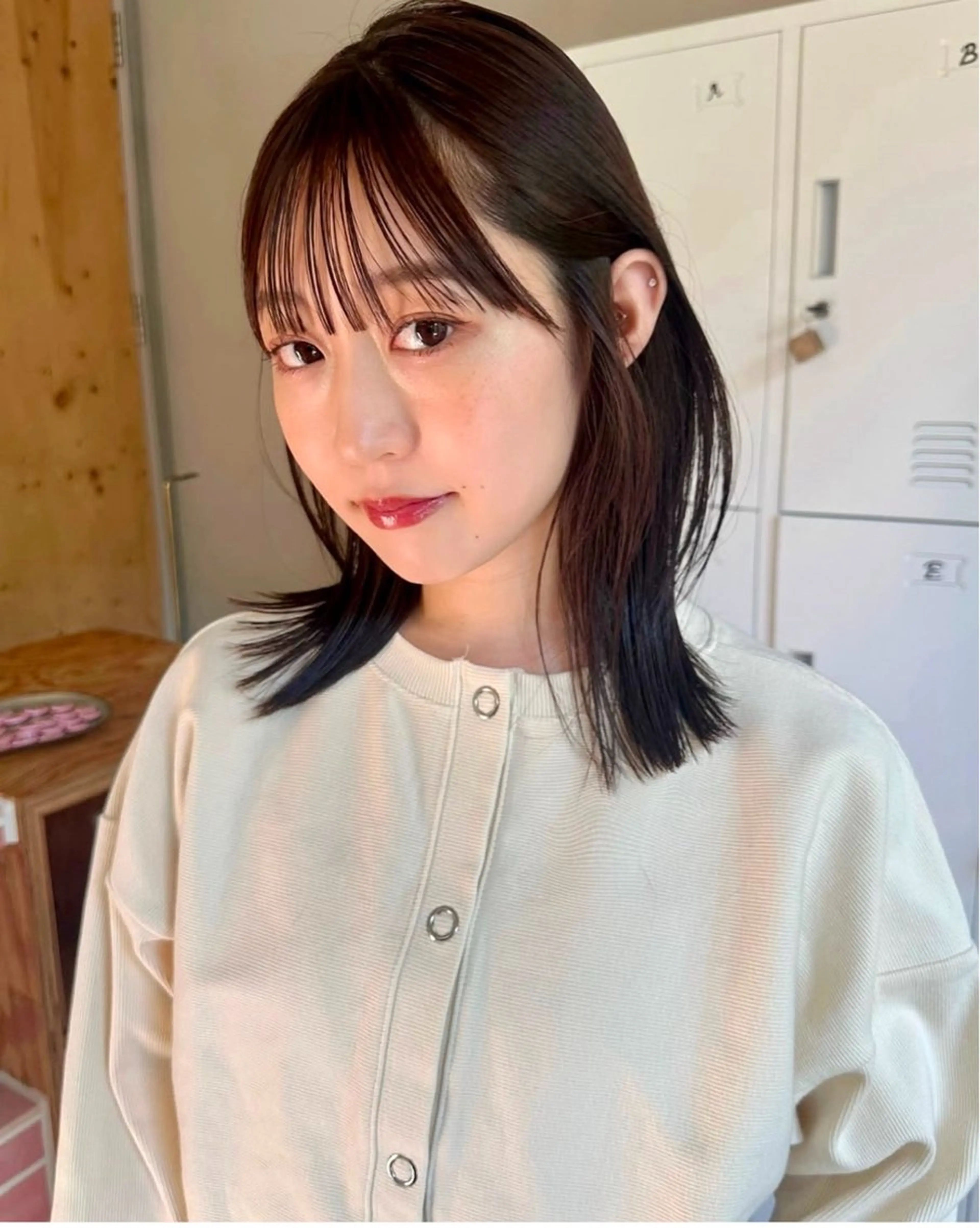 ミディアム ハイトーン縮毛/暖色 なーな🎀🤍のヘアスタイル