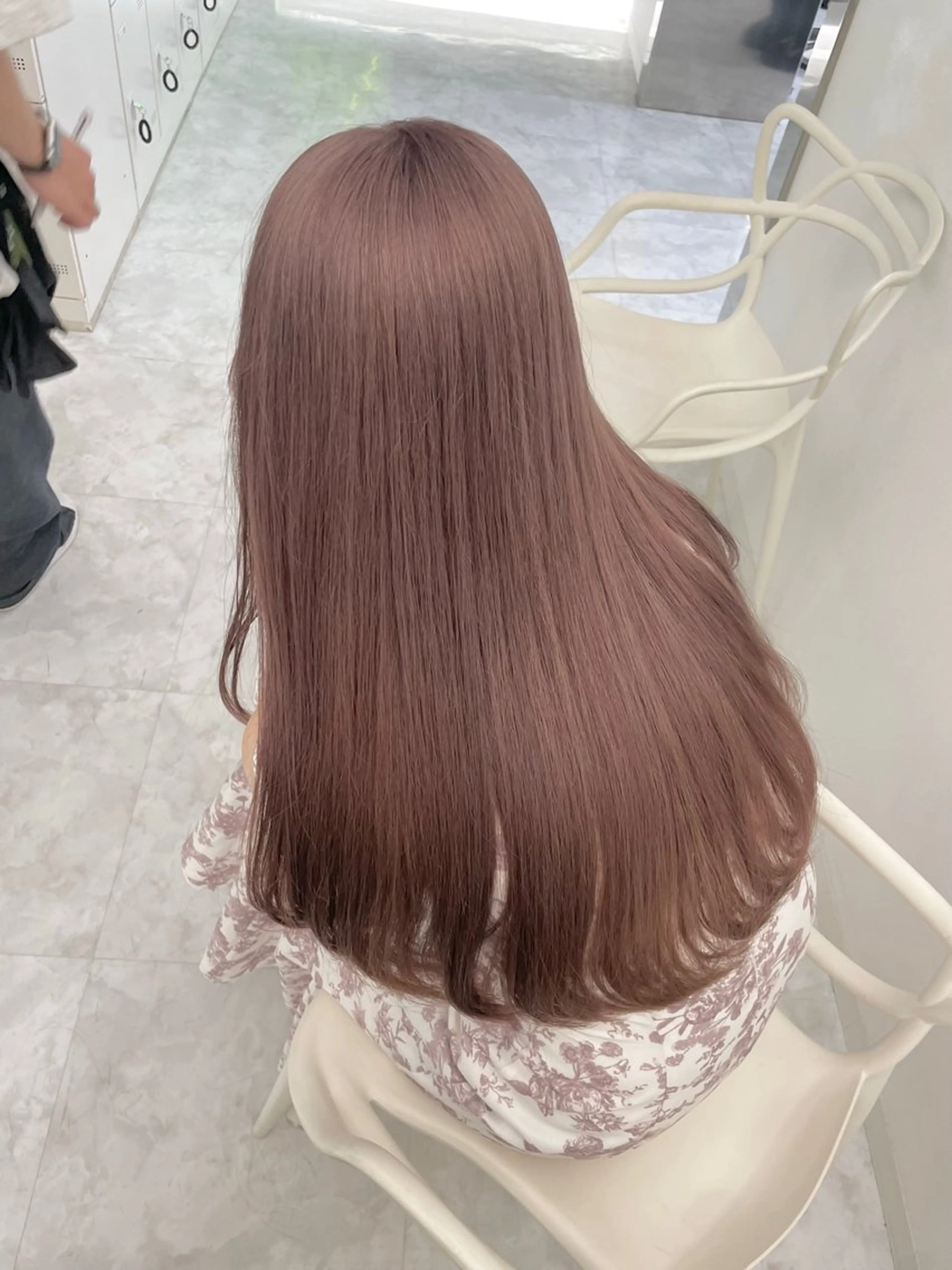 セミロング カラー ヘアカラー トリートメント ヘッドスパ ヘアセット 透明感/グレージュ/ ミルクティー/ユウトのヘアスタイル