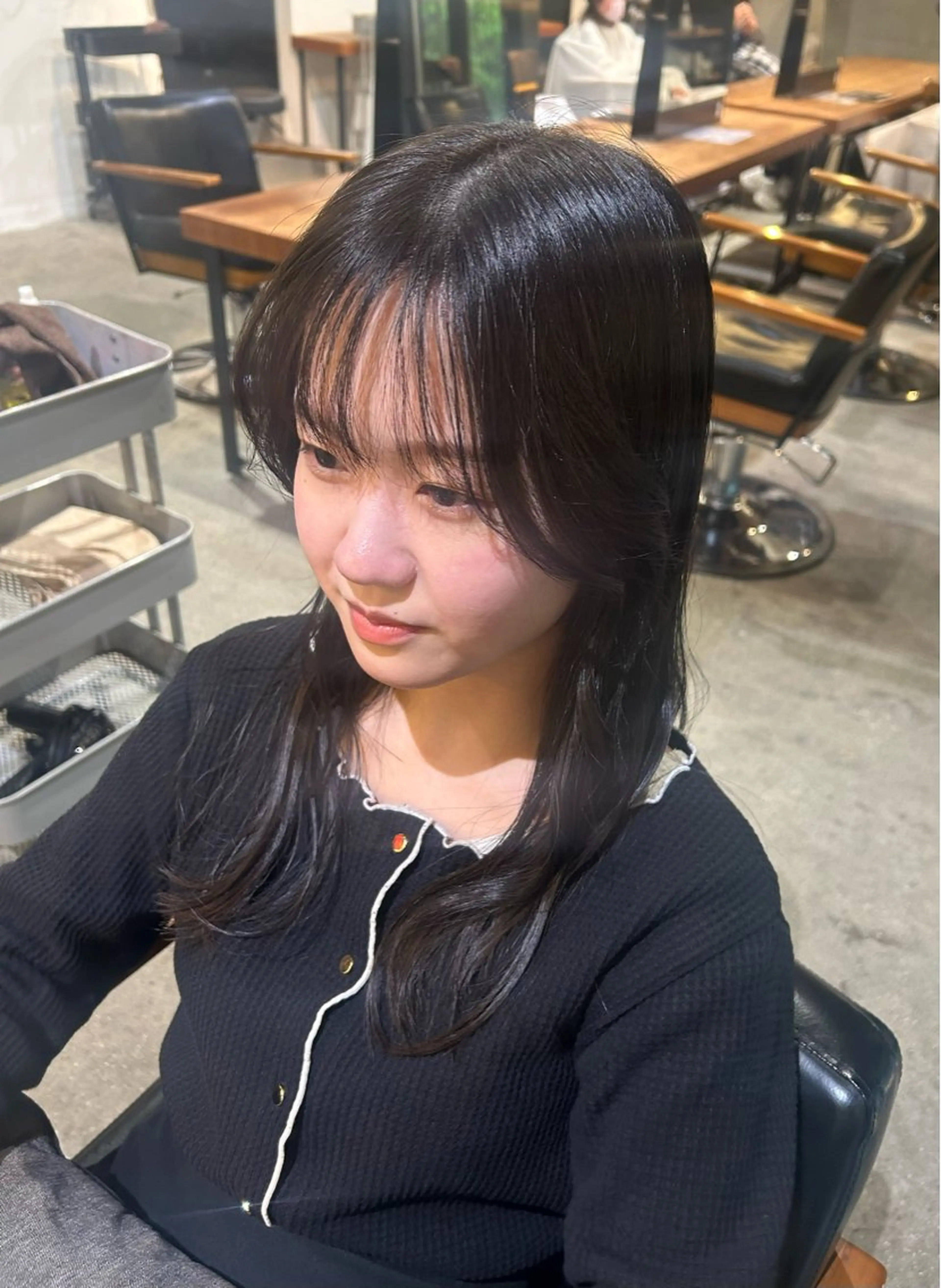 セミロング カラー 真鍋 哲大のヘアスタイル