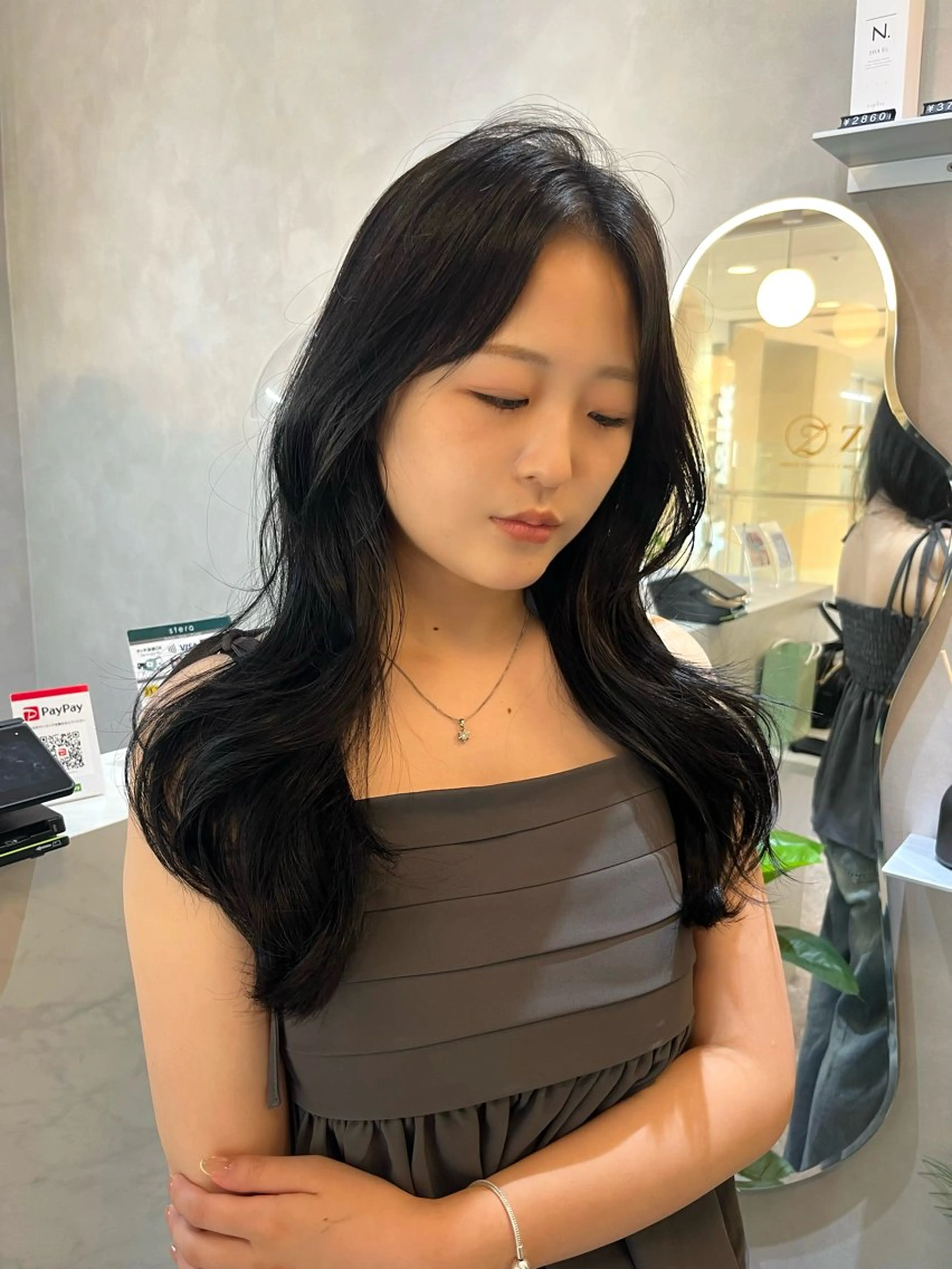 ロング レイヤーカット カット ヘアカラー トリートメント このか🕊️ベージュ /グレージュ/カットのヘアスタイル