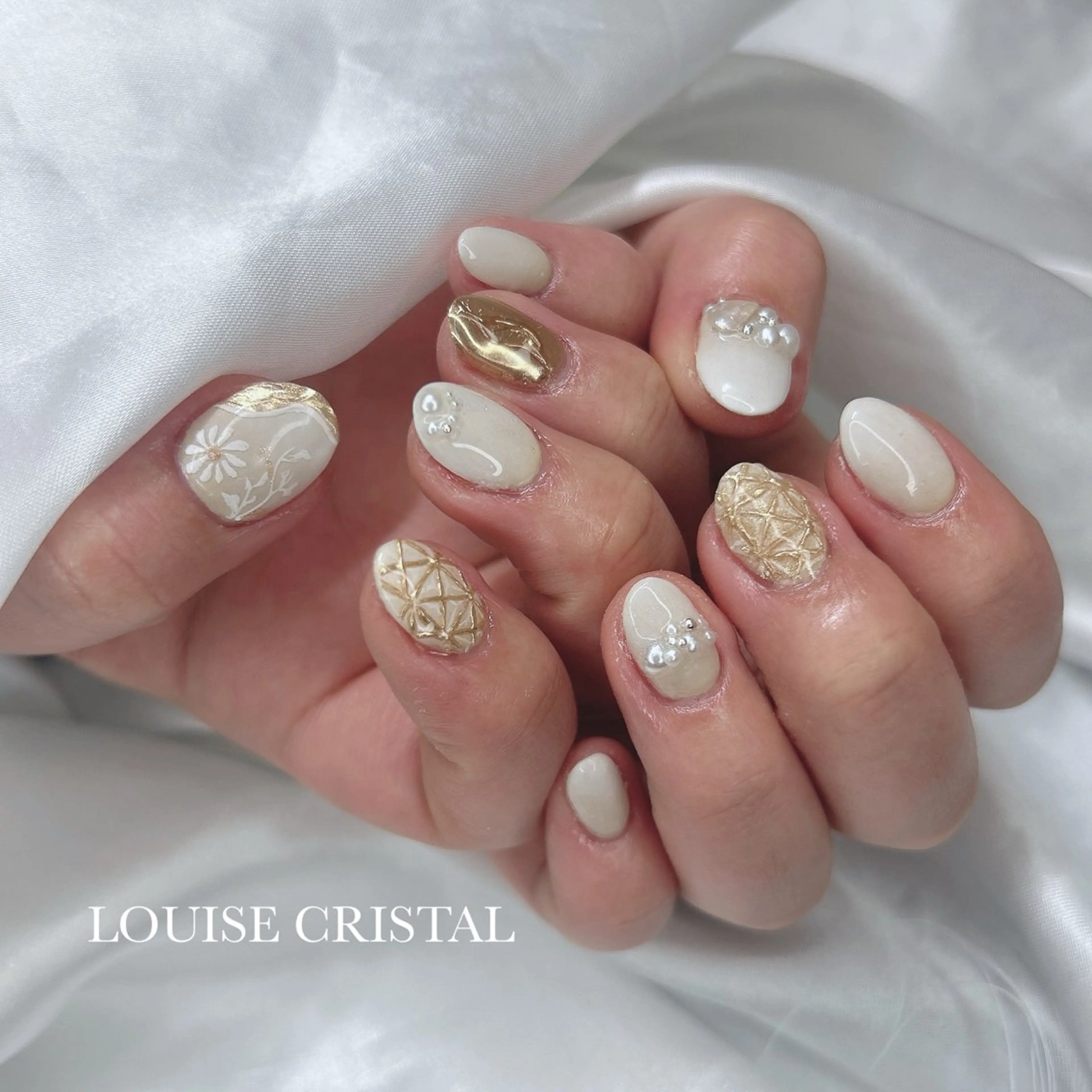 ネイル 成人式 ハンドネイル LOUISE CRYSTALのネイルデザイン