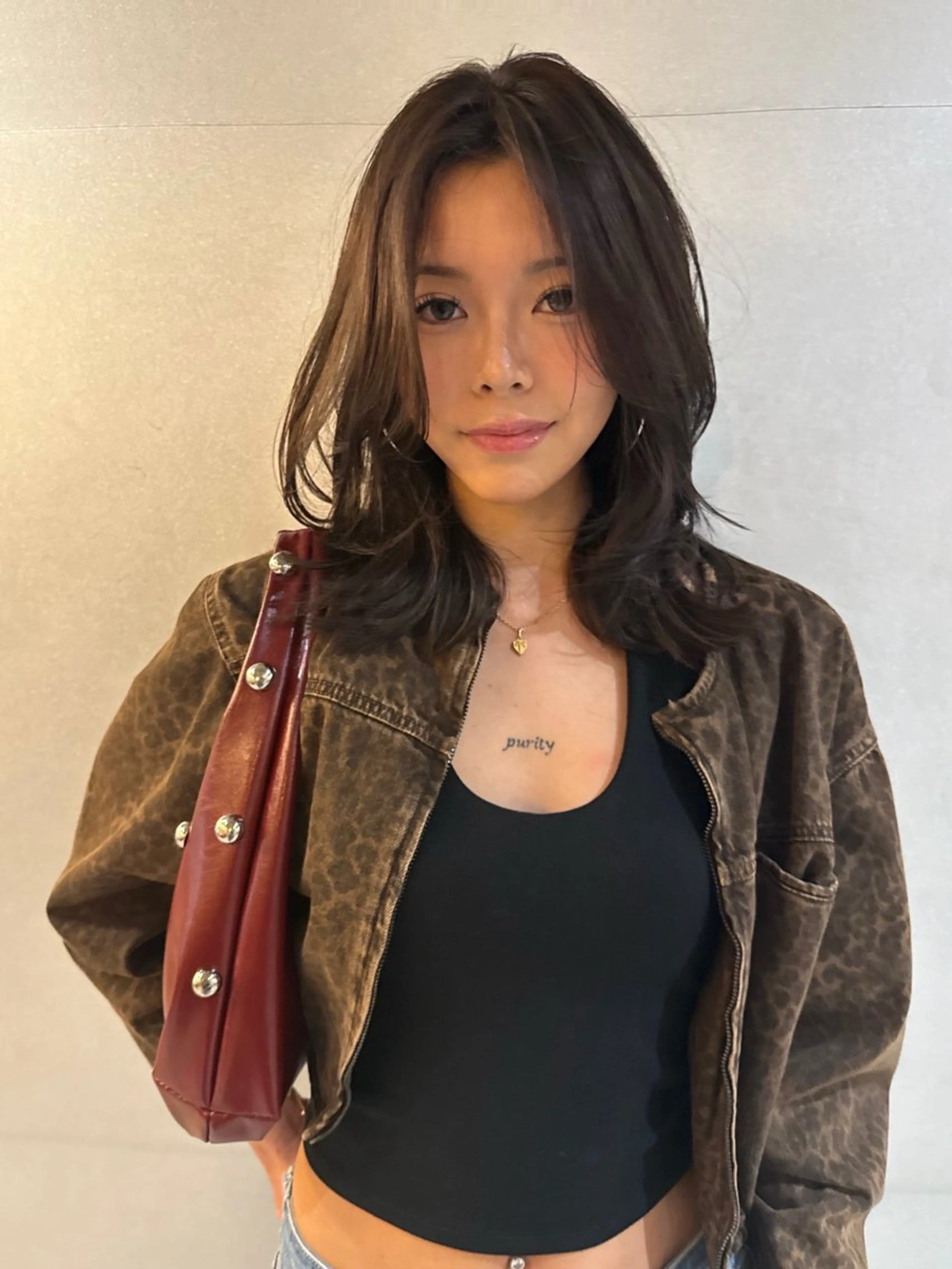 ミディアム ミディアムレイヤー レイヤーカット カット ヘアカラー トリートメント レイヤーカット\ウル フ　chinatsuのヘアスタイル