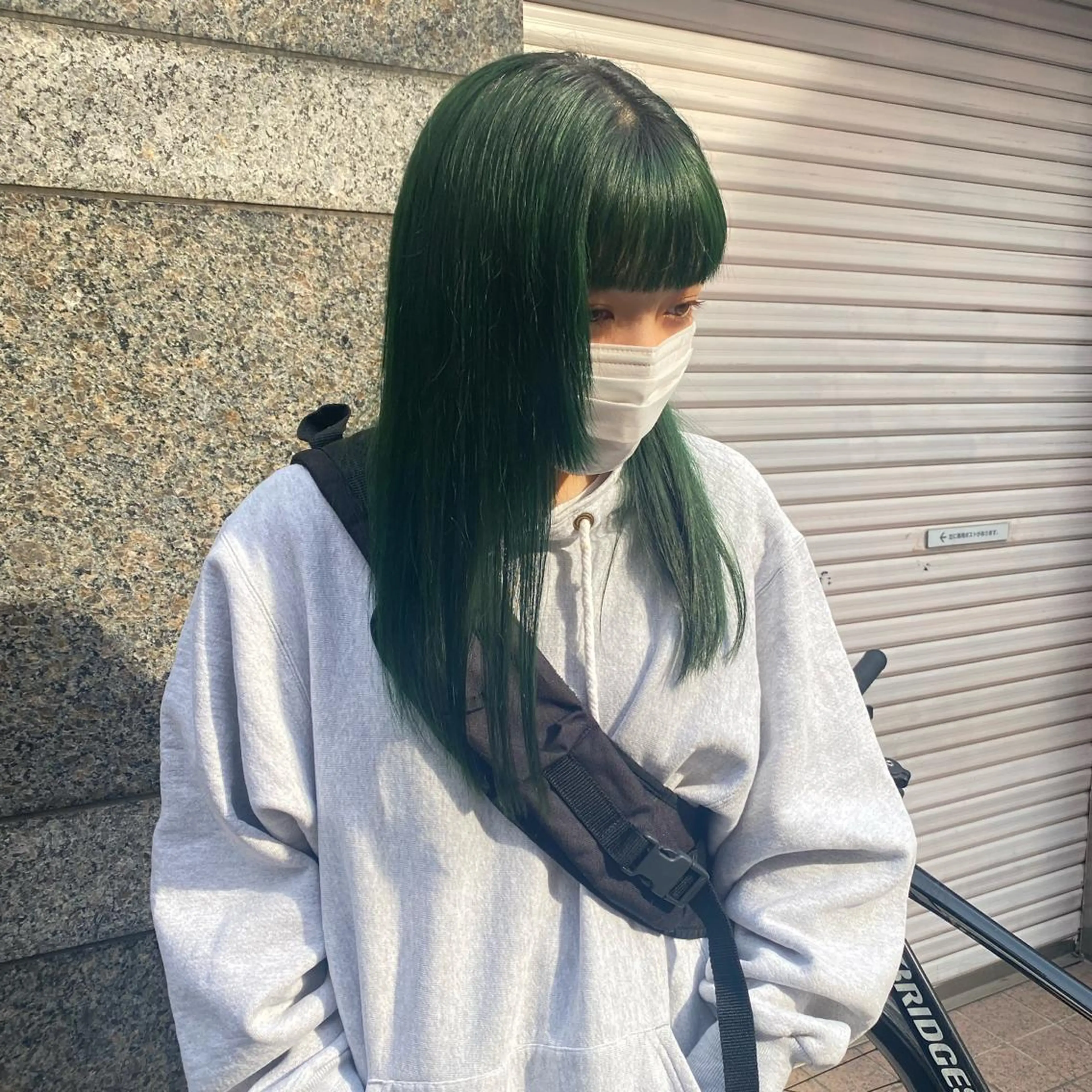 セミロング カラー io濱川 遥のヘアスタイル