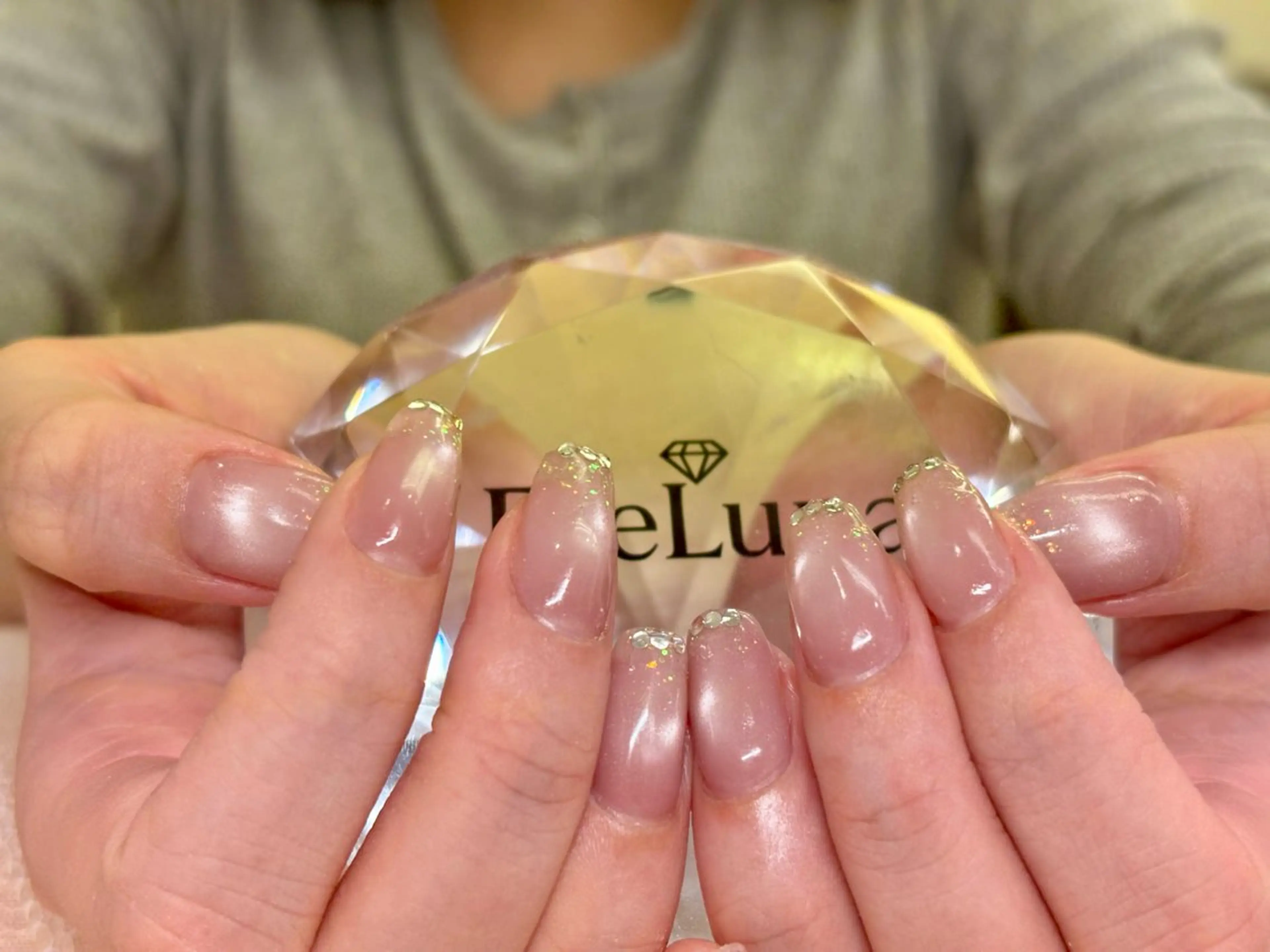 ネイル 桜ネイル マグネットネイル ニュアンスネイル シンプルネイル ハンドネイル ハンドケア ETE LUNA NAILのネイルデザイン