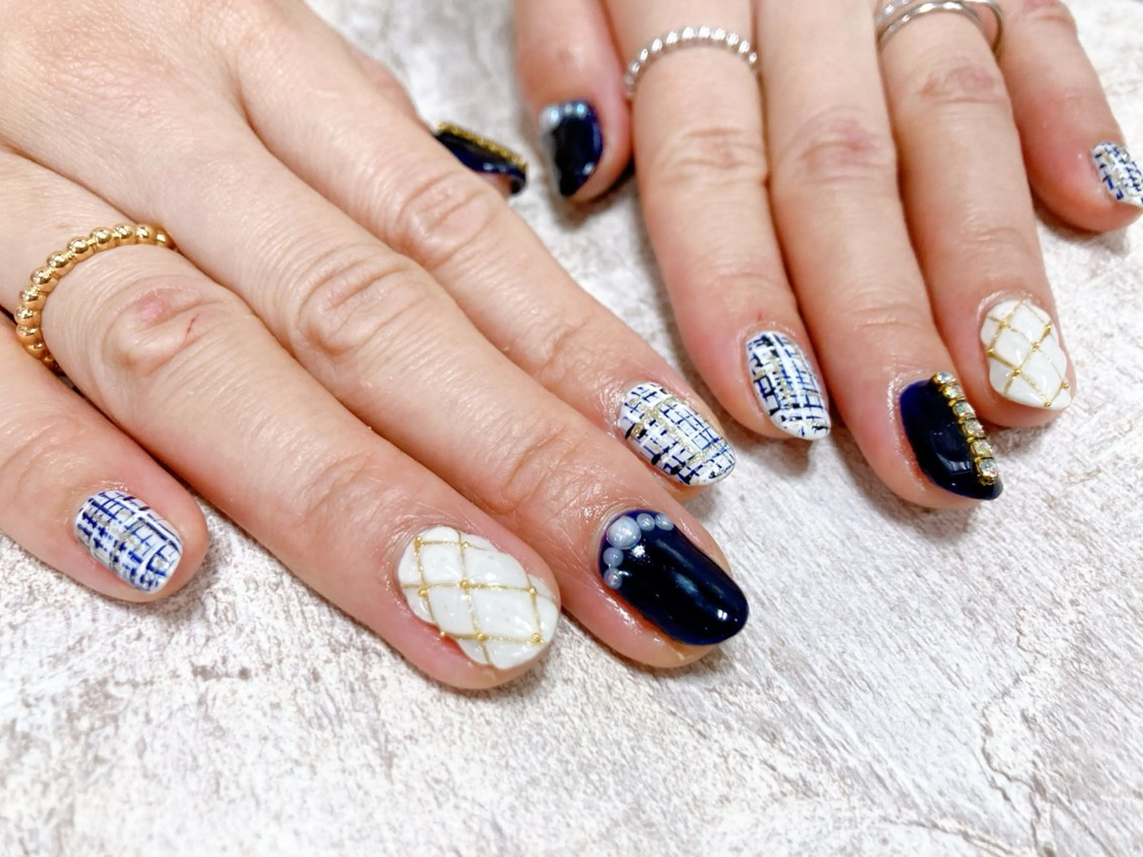 ネイル ツイードネイル iroam所属・Keiko🧸 大人可愛いネイルのネイルデザイン