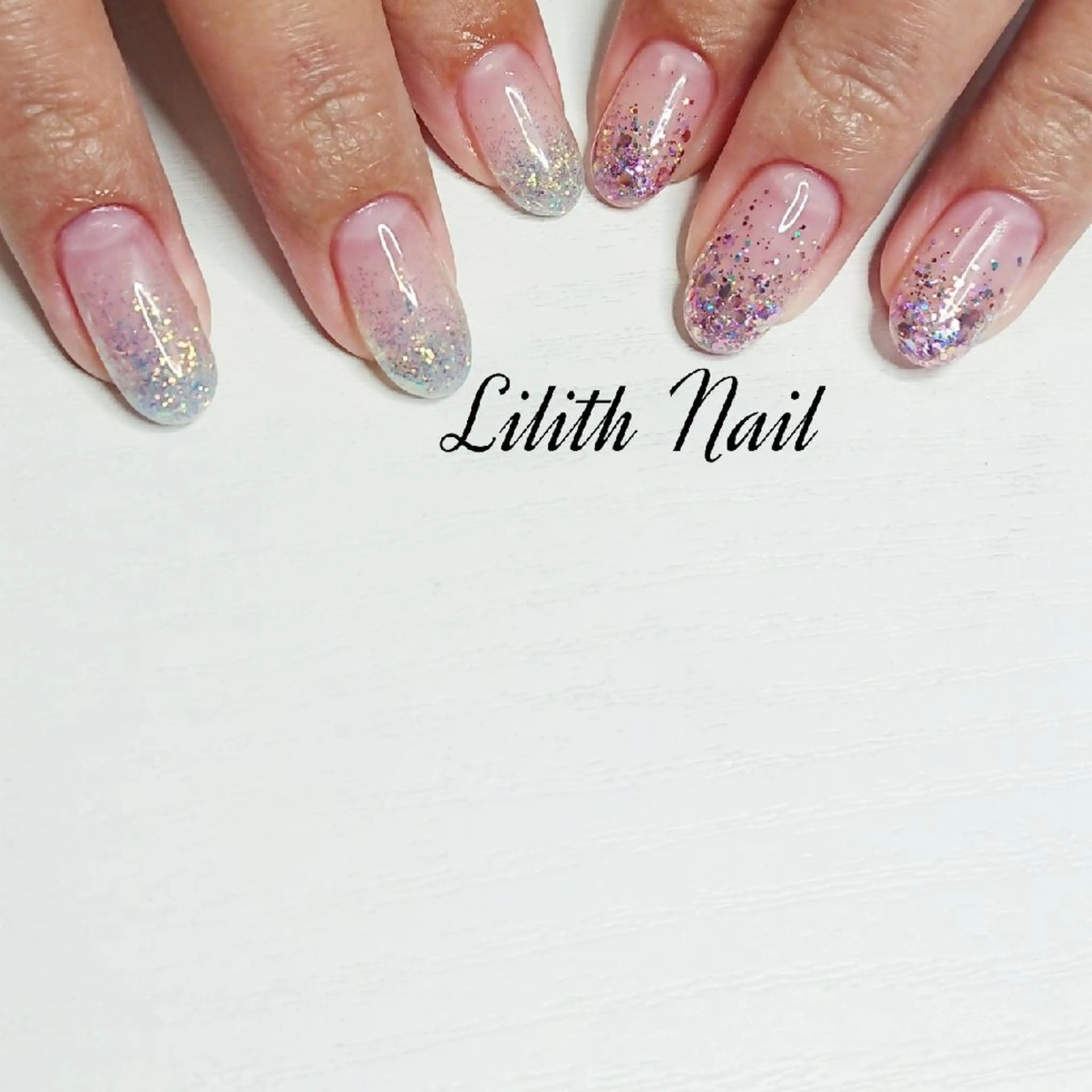 ネイル グラデーション ラメ(グリッター) ラメグラデーション ハンドネイル Lilith Nailのネイルデザイン