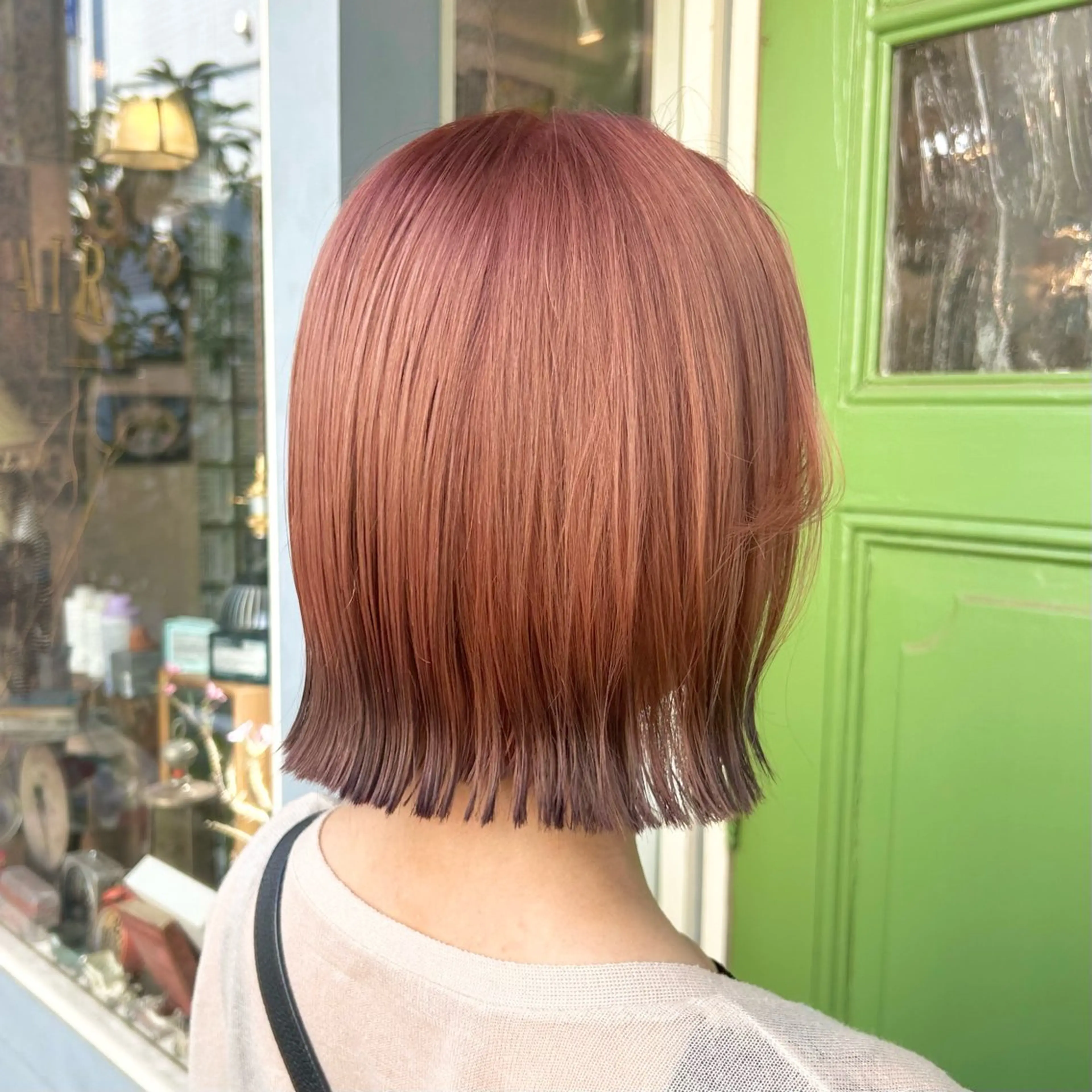 ショート カラー ベージュカラー ブリーチ ブラウンカラー ピンクカラー ピンクベージュ カット ヘアカラー トリートメント BRITS 渡辺 菜々子のヘアスタイル