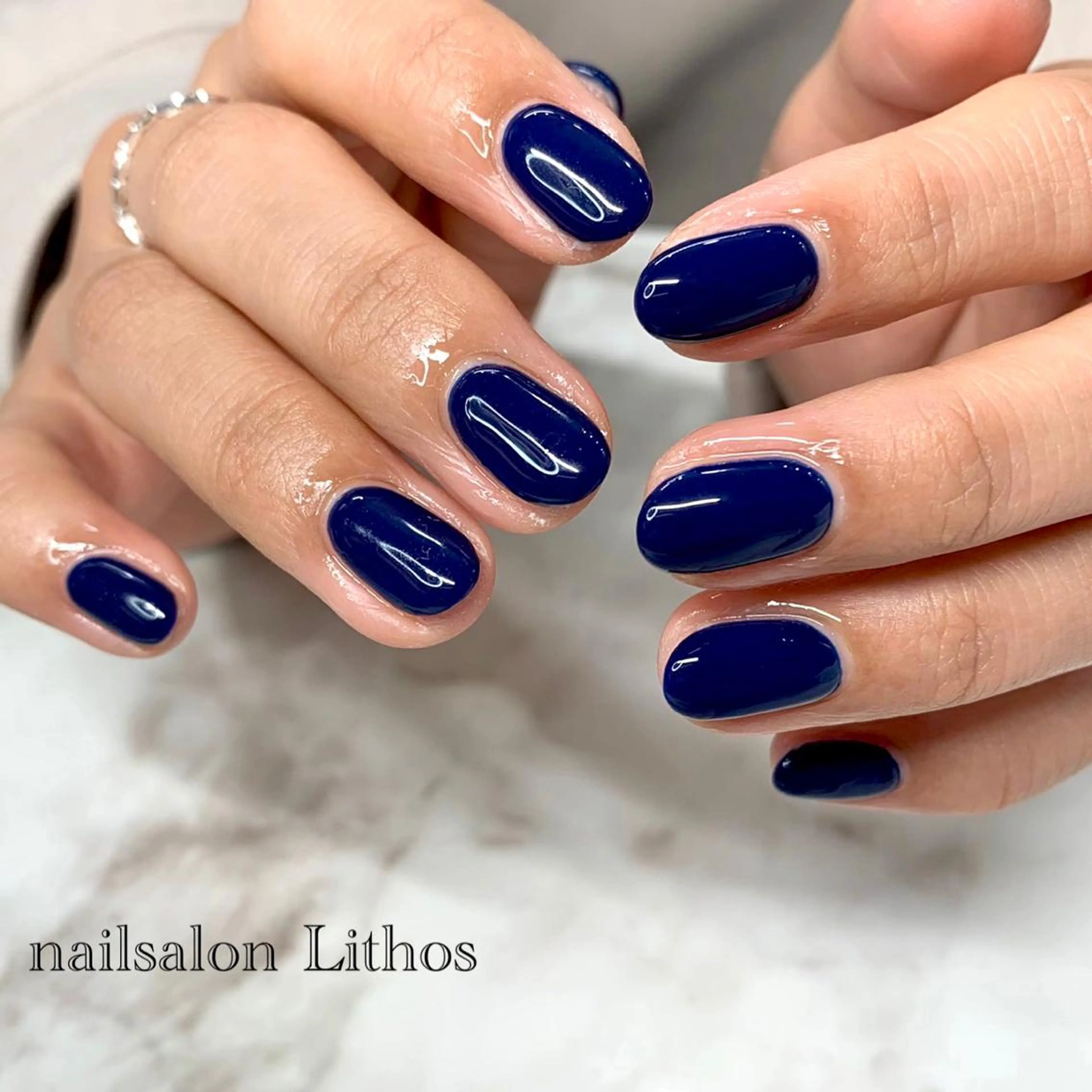 ネイル ネイビー ワンカラーネイル ハンドネイル nailsalon Lithos所属・nailsalon Recontreのネイルデザイン