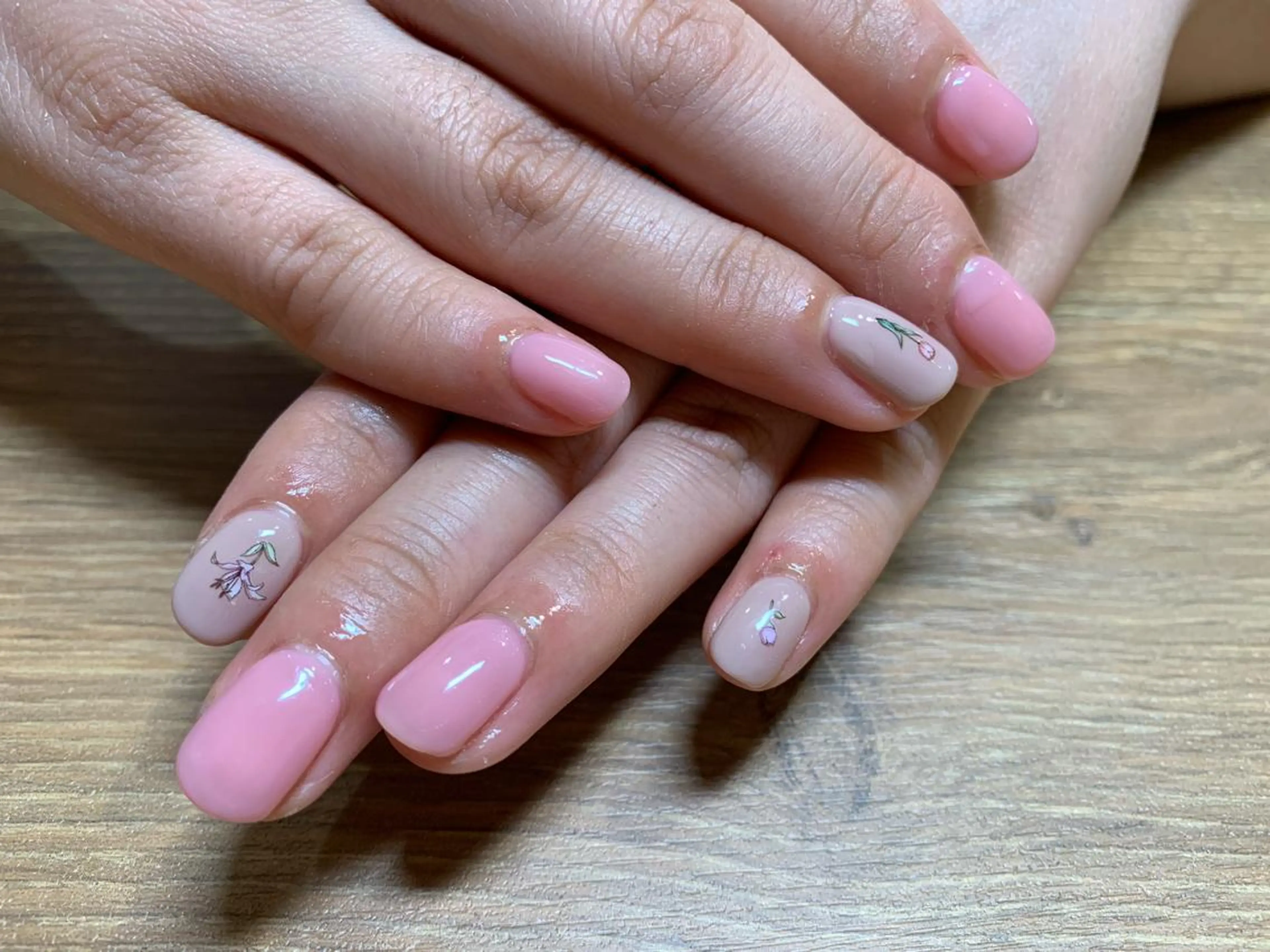 ネイル charme所属・. SHIORIのネイルデザイン