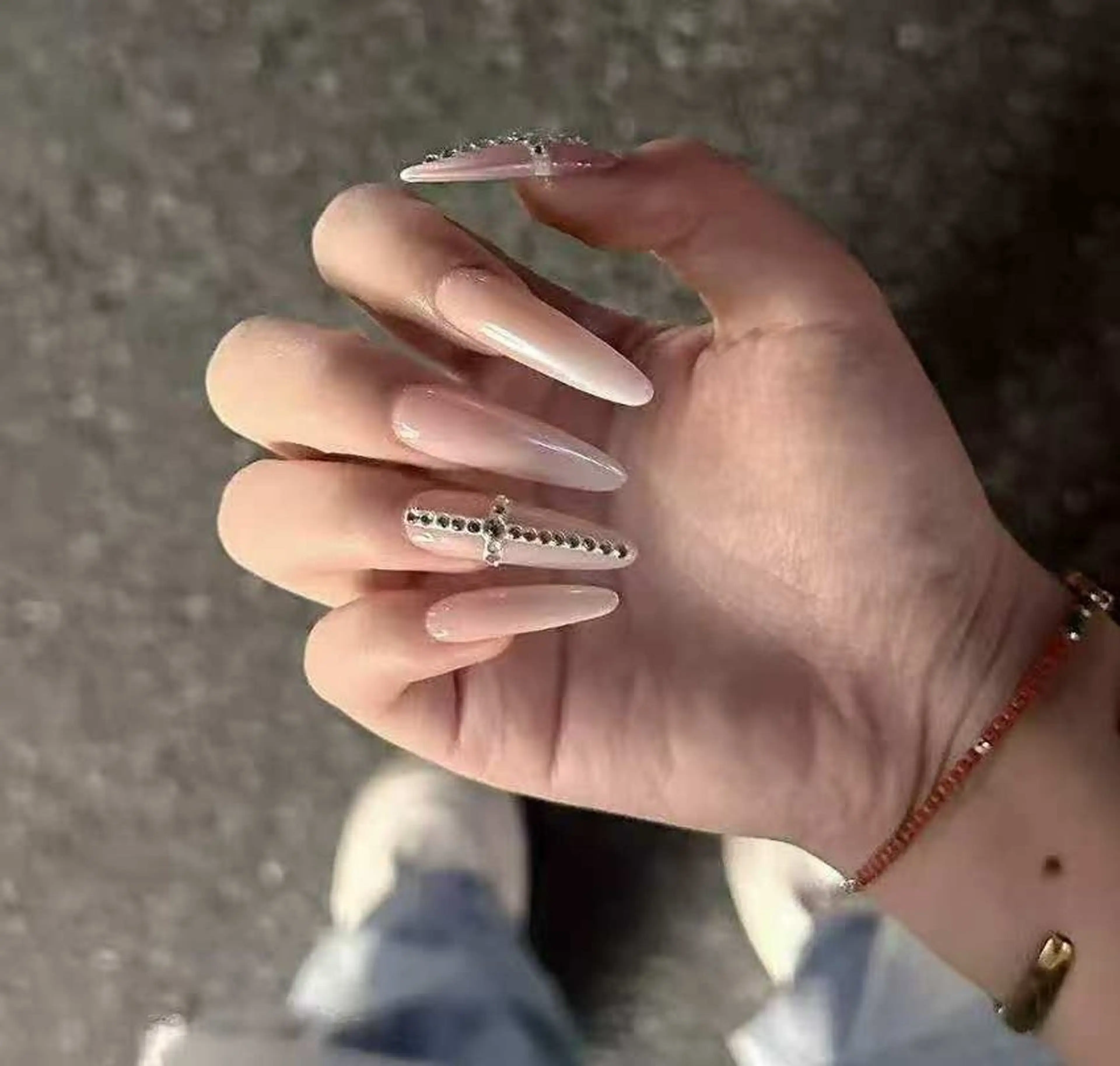 ネイル オーロラネイル フラワーネイル フットネイル フレンチネイル ジェルネイル ハンドネイル Oomiya 服部のネイルデザイン