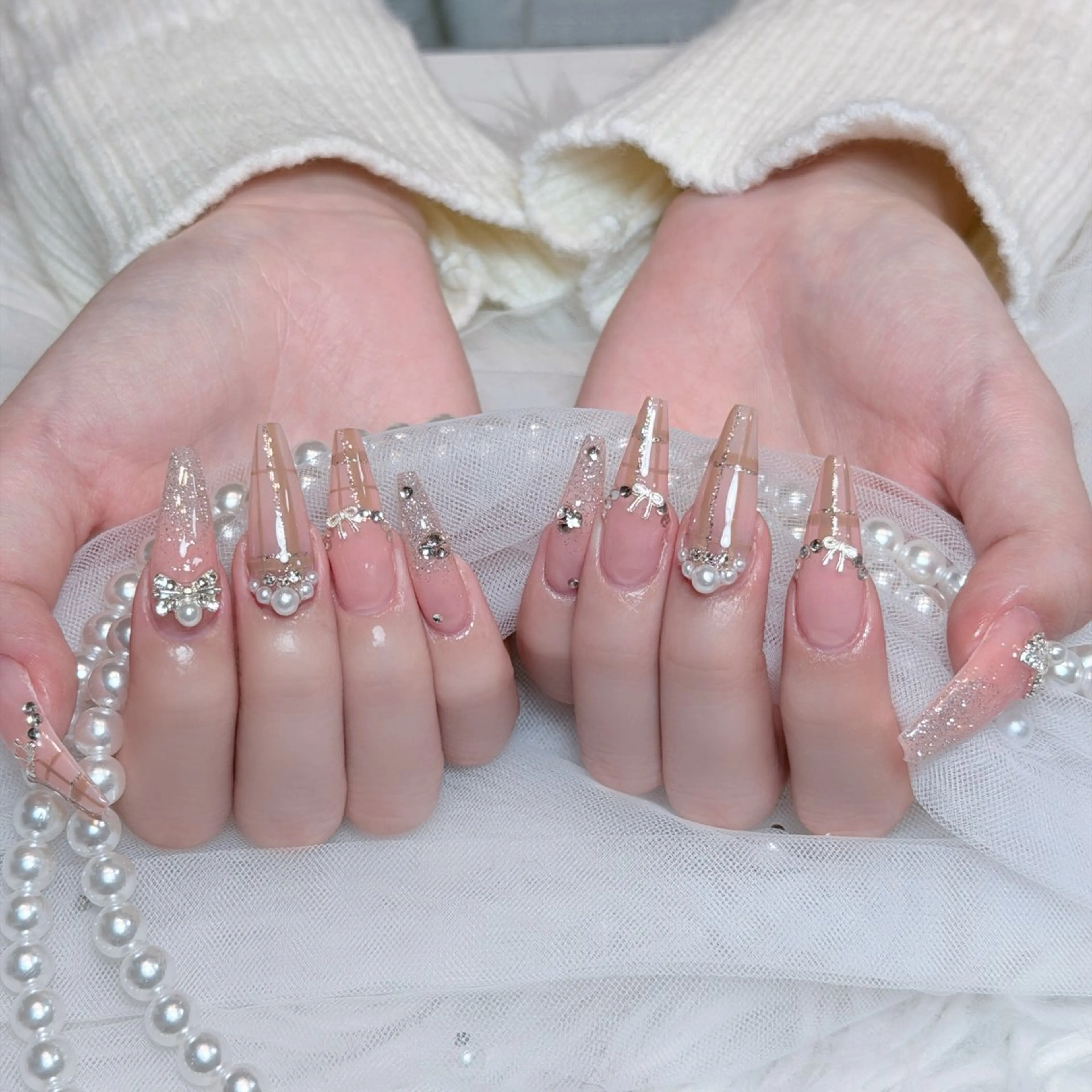 ネイル オーロラネイル ボルドー ブラウン 氷ネイル・うるうるネイル キラキラネイル ハンドネイル Julli NailStudioのネイルデザイン