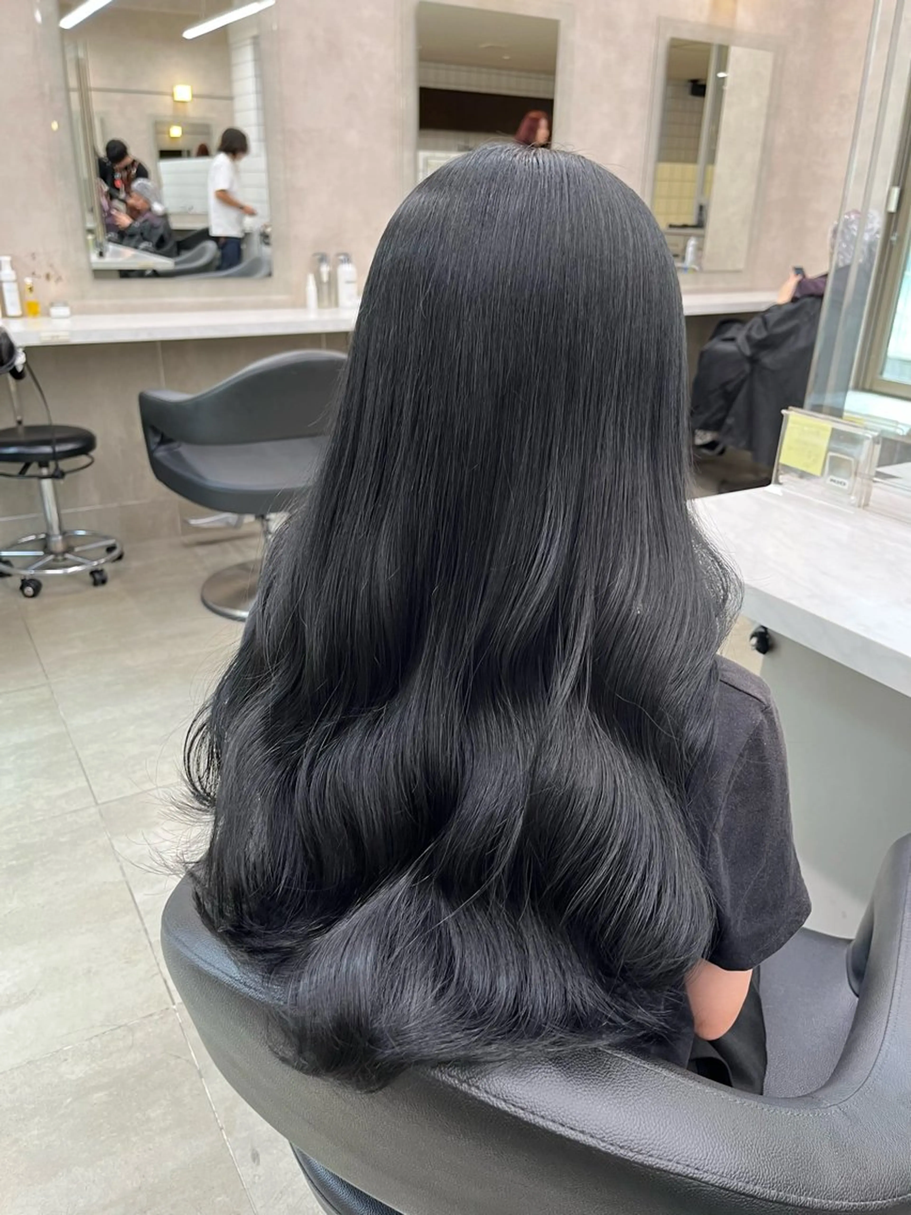 ロング ヘアカラー トリートメント ヘッドスパ ヘアセット 寒色＆ブリーチ特化 寒色MiOのヘアスタイル