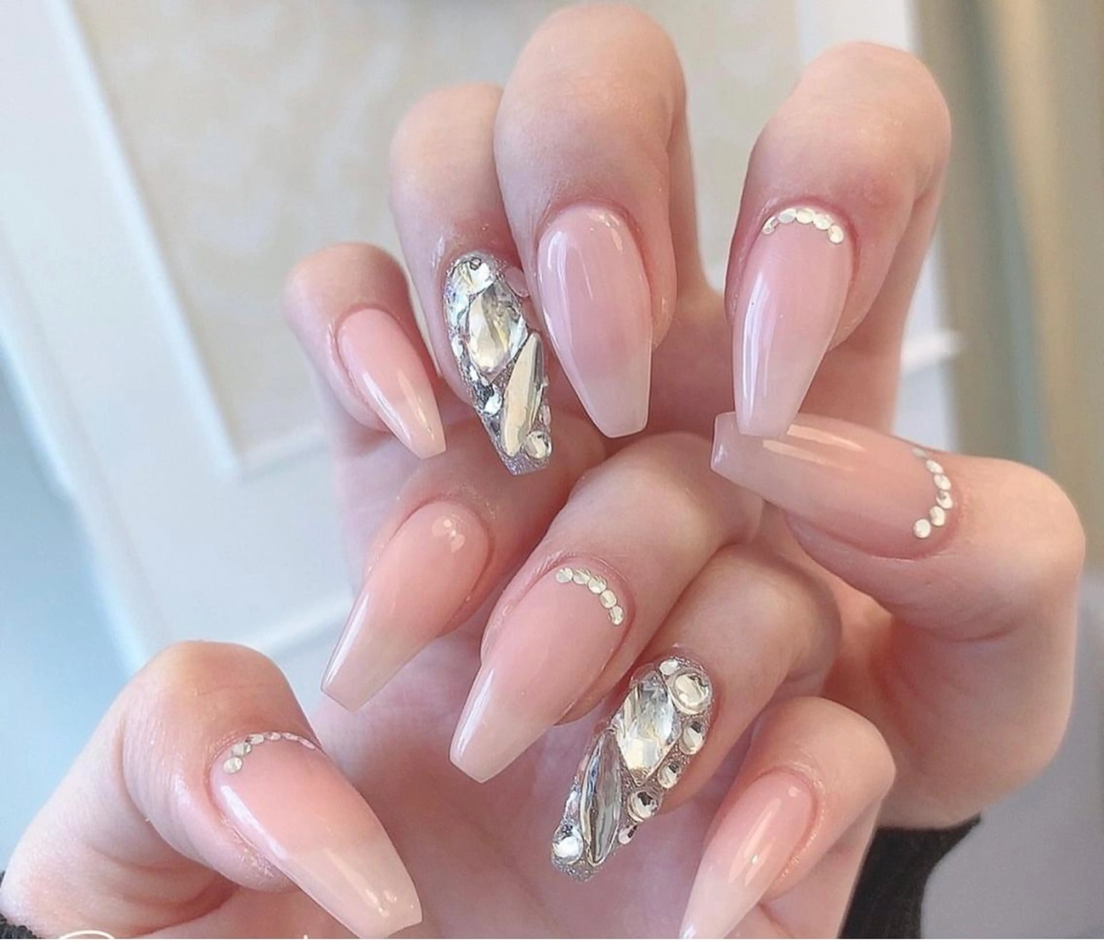 ネイル Miouミオン ネイルサロンのネイルデザイン