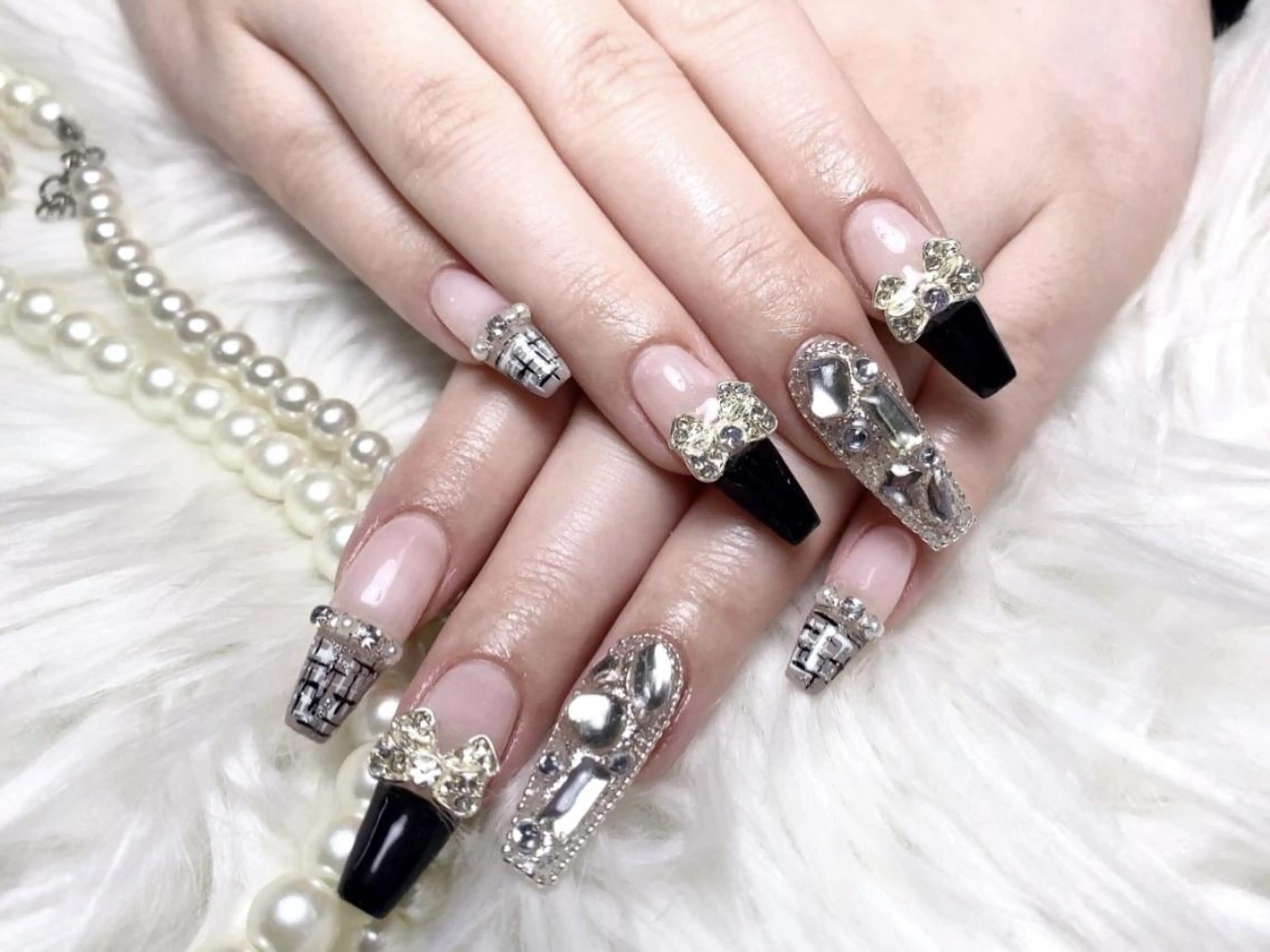 メンズ ネイル アートネイル フレンチネイル ジェルネイル キラキラネイル パラジェル Bloom kabukiのネイルデザイン