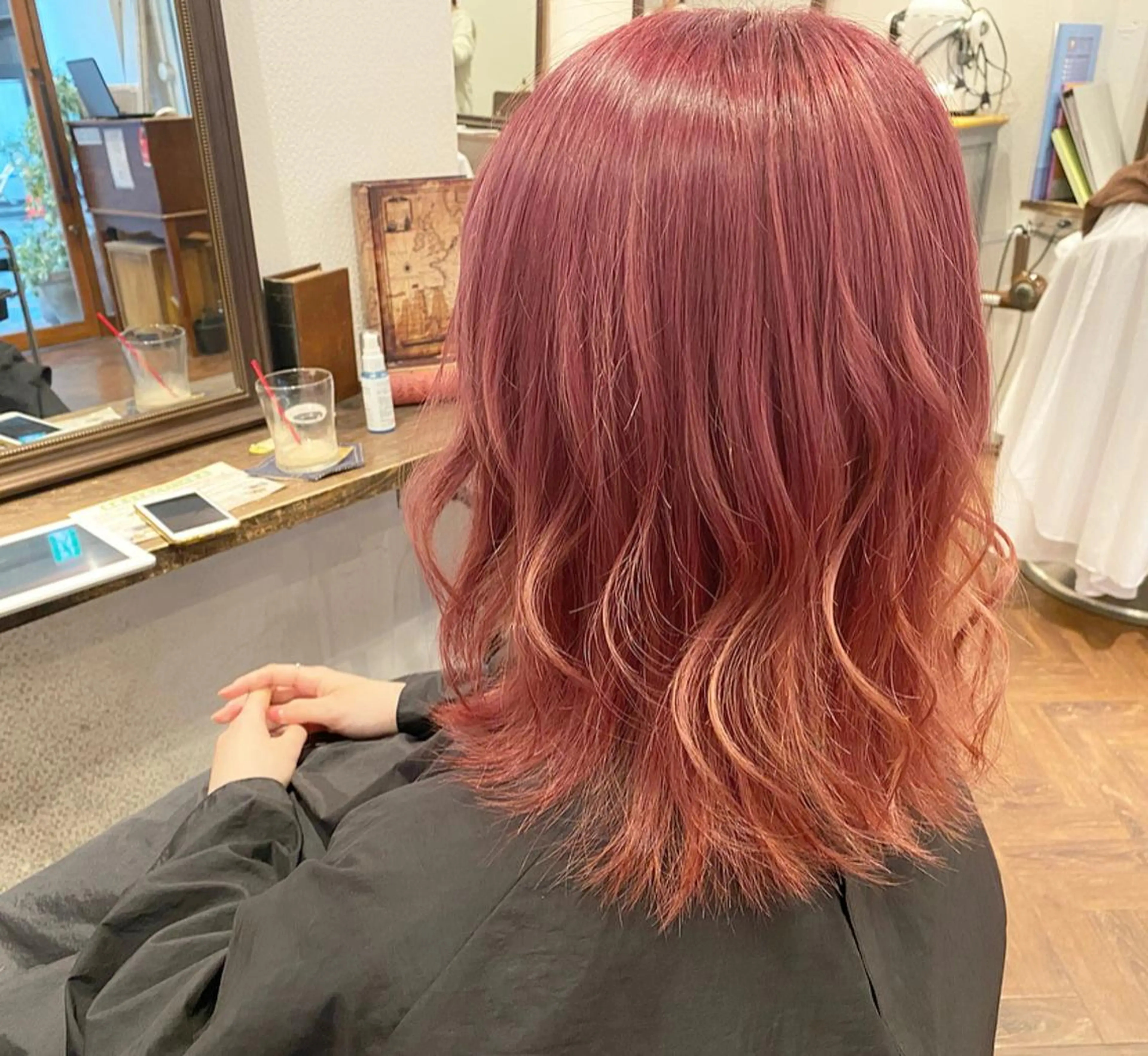 ミディアム カラー 🌈🌸あおき みちる🌟💗のヘアスタイル