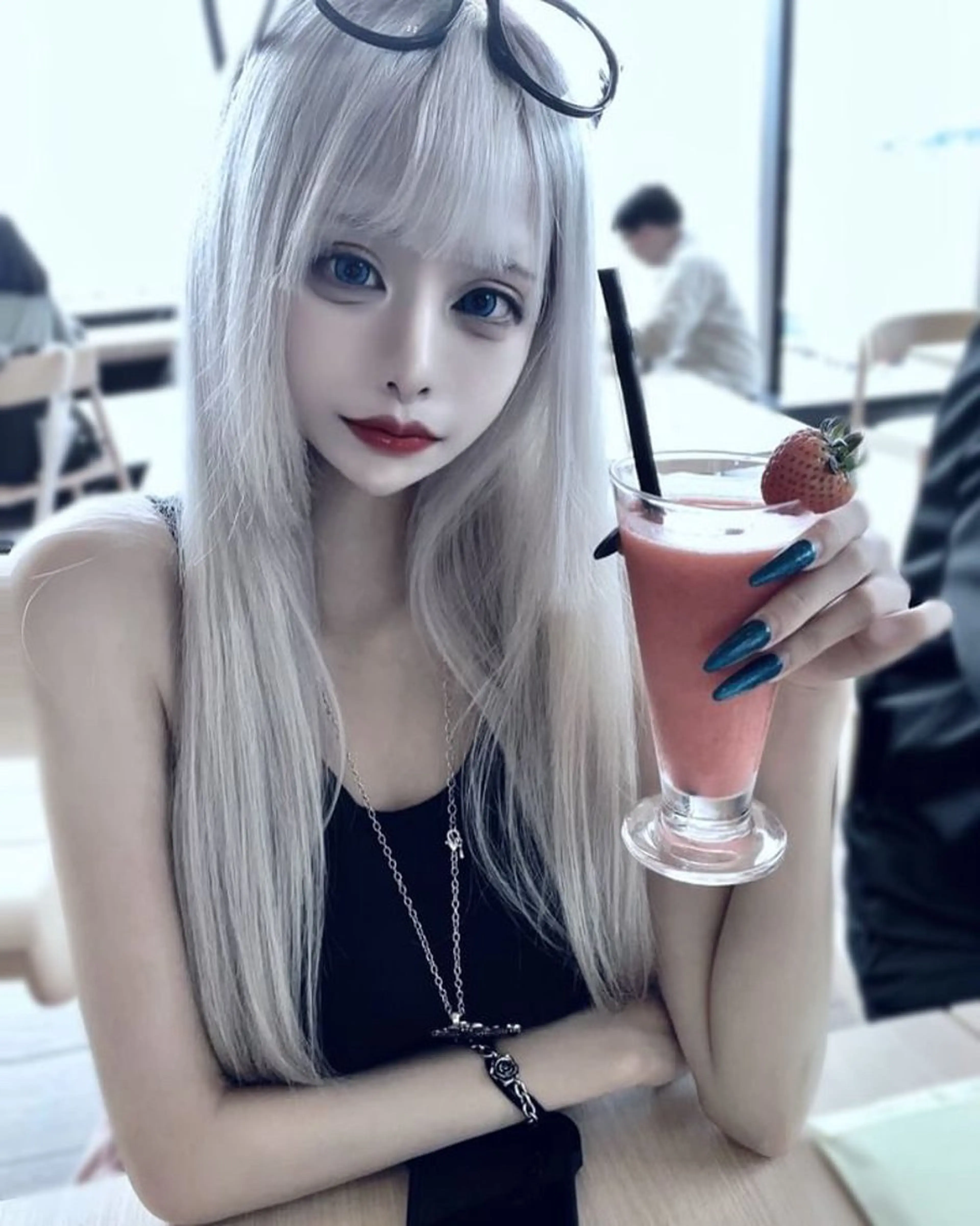 【最先端】❤️オリジナルケアブリーチ3回＋カラー＋高濃度処理髪質改善【黒染めや、縮毛履歴からハイトーンへ！】の写真