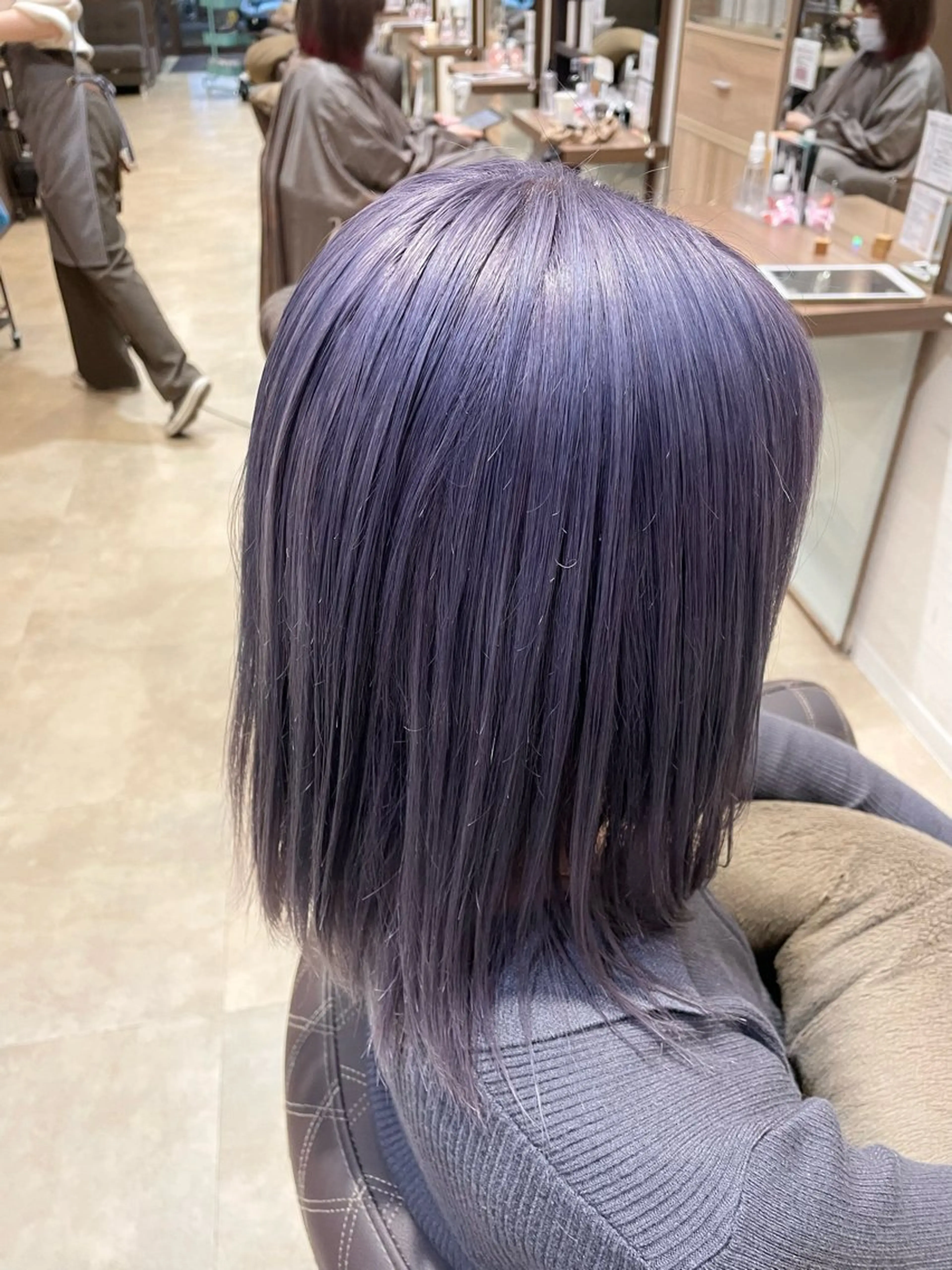 ミディアム 緑川 佳薫のヘアスタイル