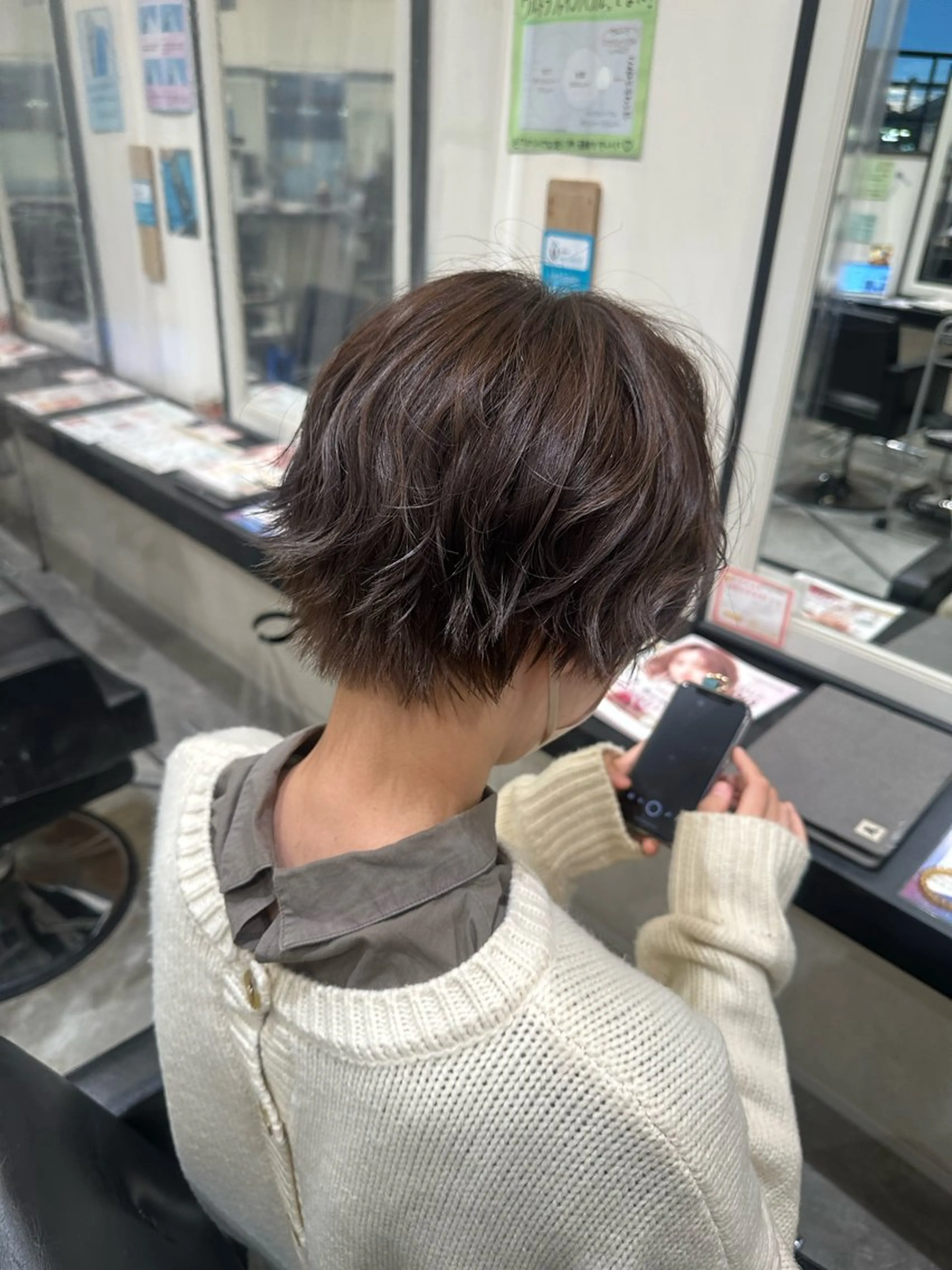 ショート 丸尾 沙弥香のヘアスタイル