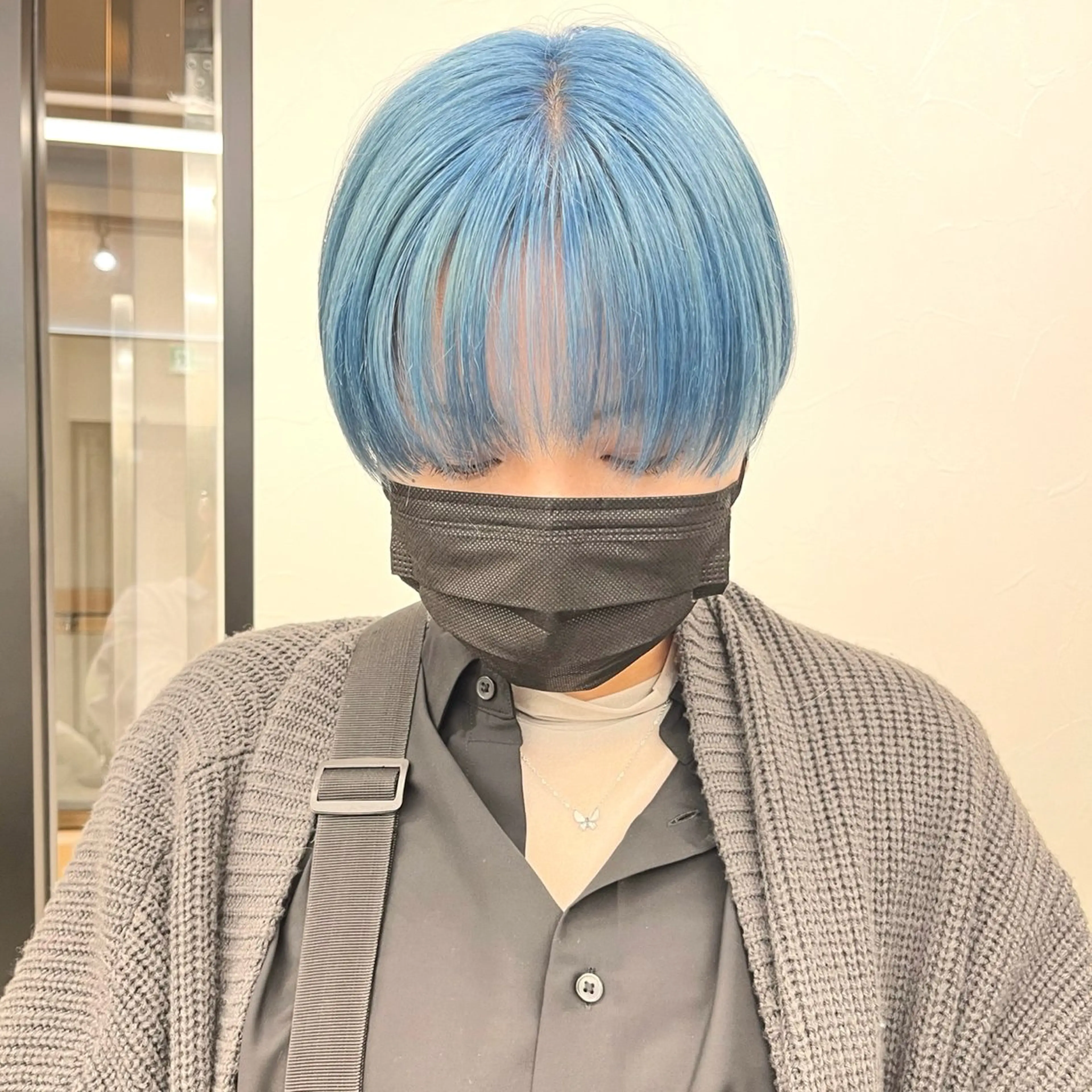 ショート カラー ブリーチ ブルーカラー ブリーチなしカラー ボブ レイヤーカット カット ヘアカラー トリートメント 初めてのショート お任せください✂️のヘアスタイル