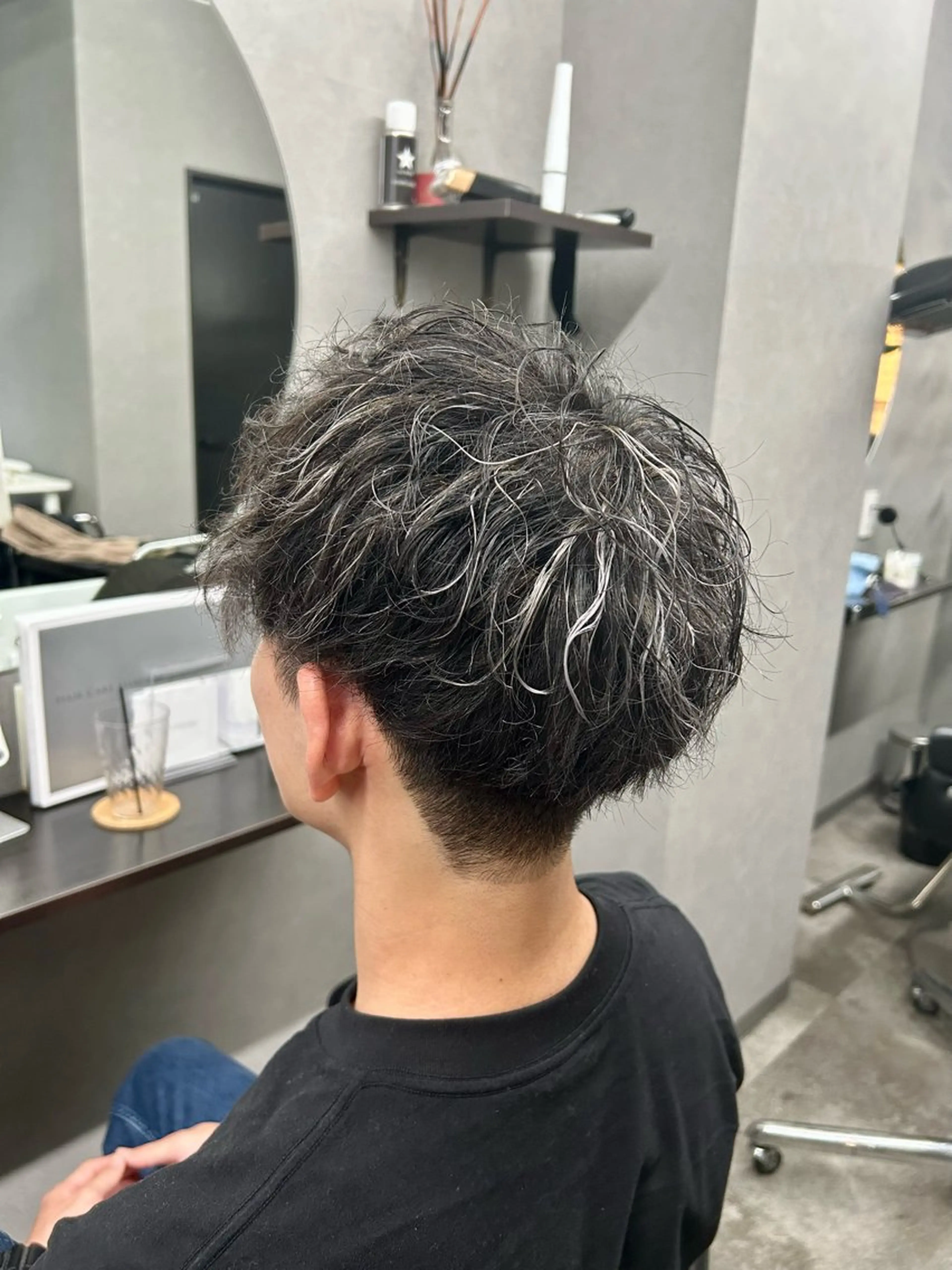 ショート カラー パーマ メンズ カット ヘアカラー パーマ ゲーマー美容師 KENTOのヘアスタイル