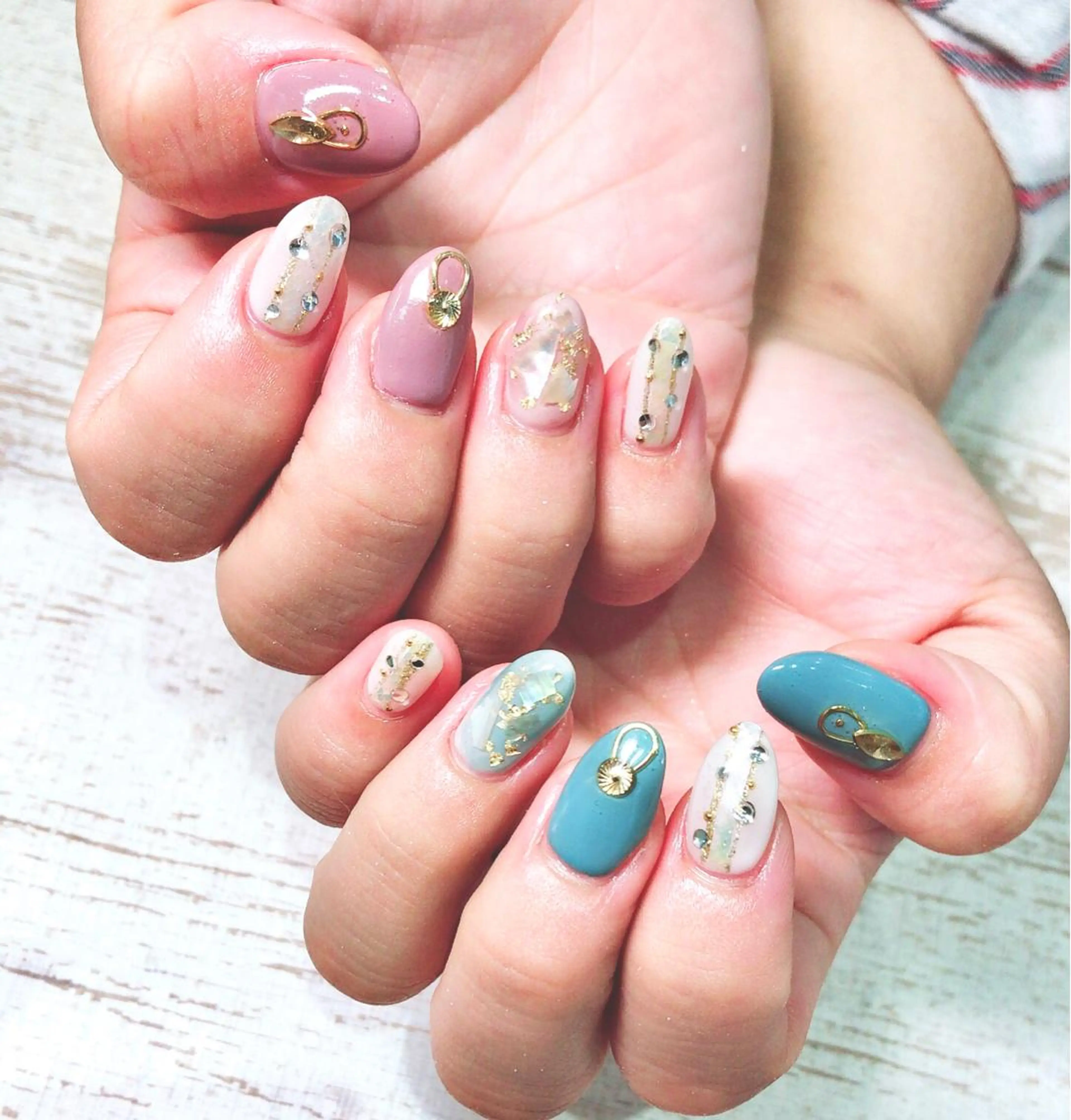 ネイル Lino+ ネイル&よもぎ蒸しのネイルデザイン