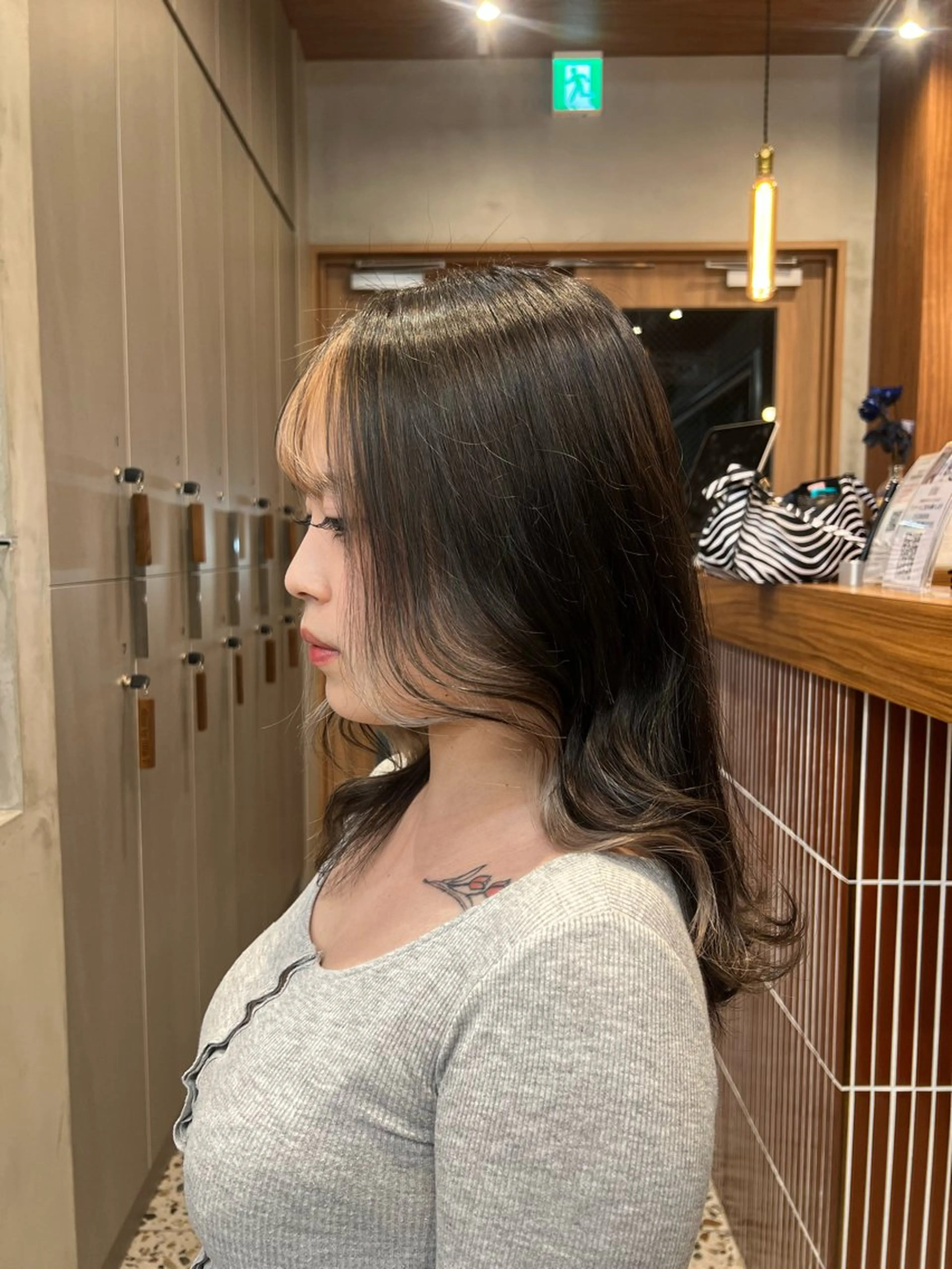 カラー ブリーチ グラデーションカラー ヘアカラー しずく🤍🧸 / fifthパーマのヘアスタイル