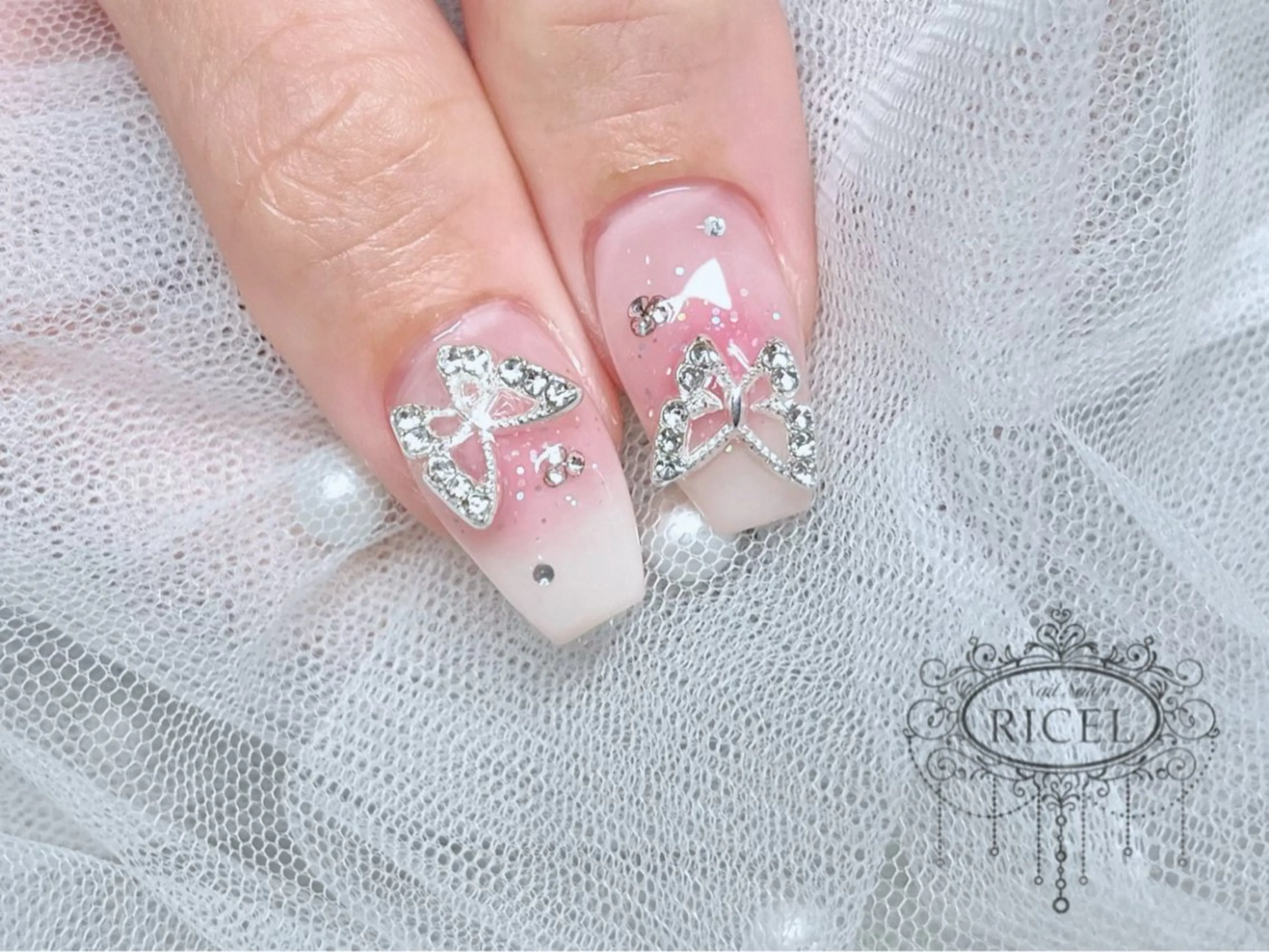 ネイル チークネイル ハンドネイル MIYU 🩶のネイルデザイン