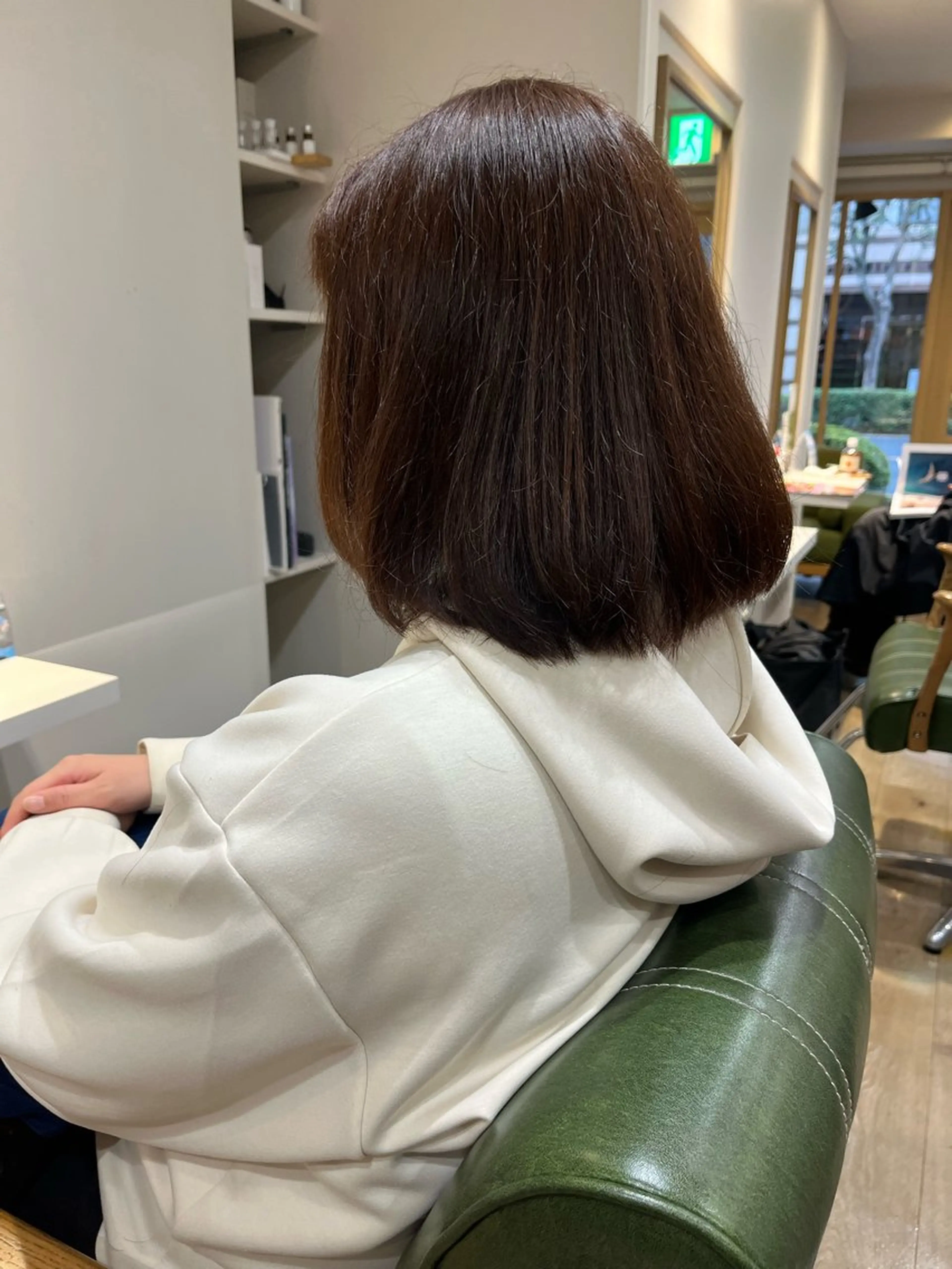 ミディアム 小鴨 美佳のヘアスタイル