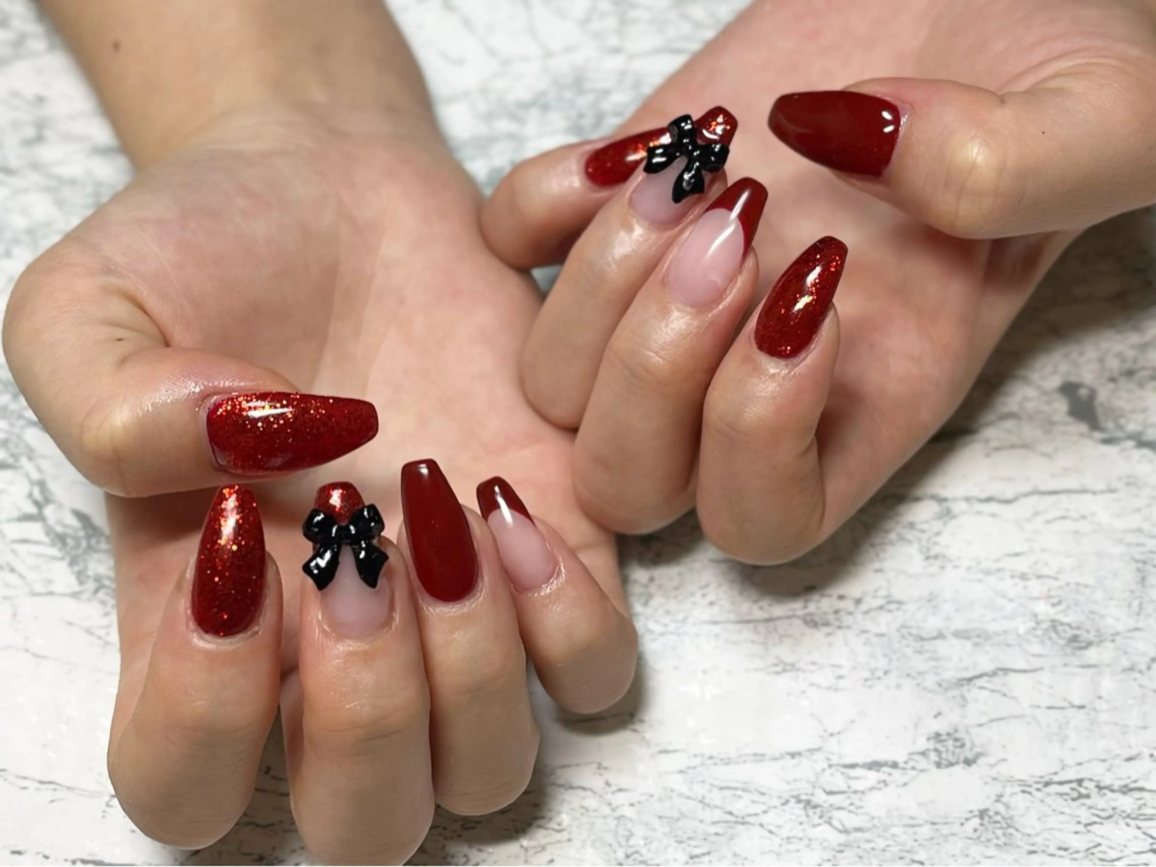 ネイル フットネイル ニュアンスネイル 赤色 シンプルネイル 冬ネイル ネイル フフラ所属・nail fufla ♡yamane♡のネイルデザイン
