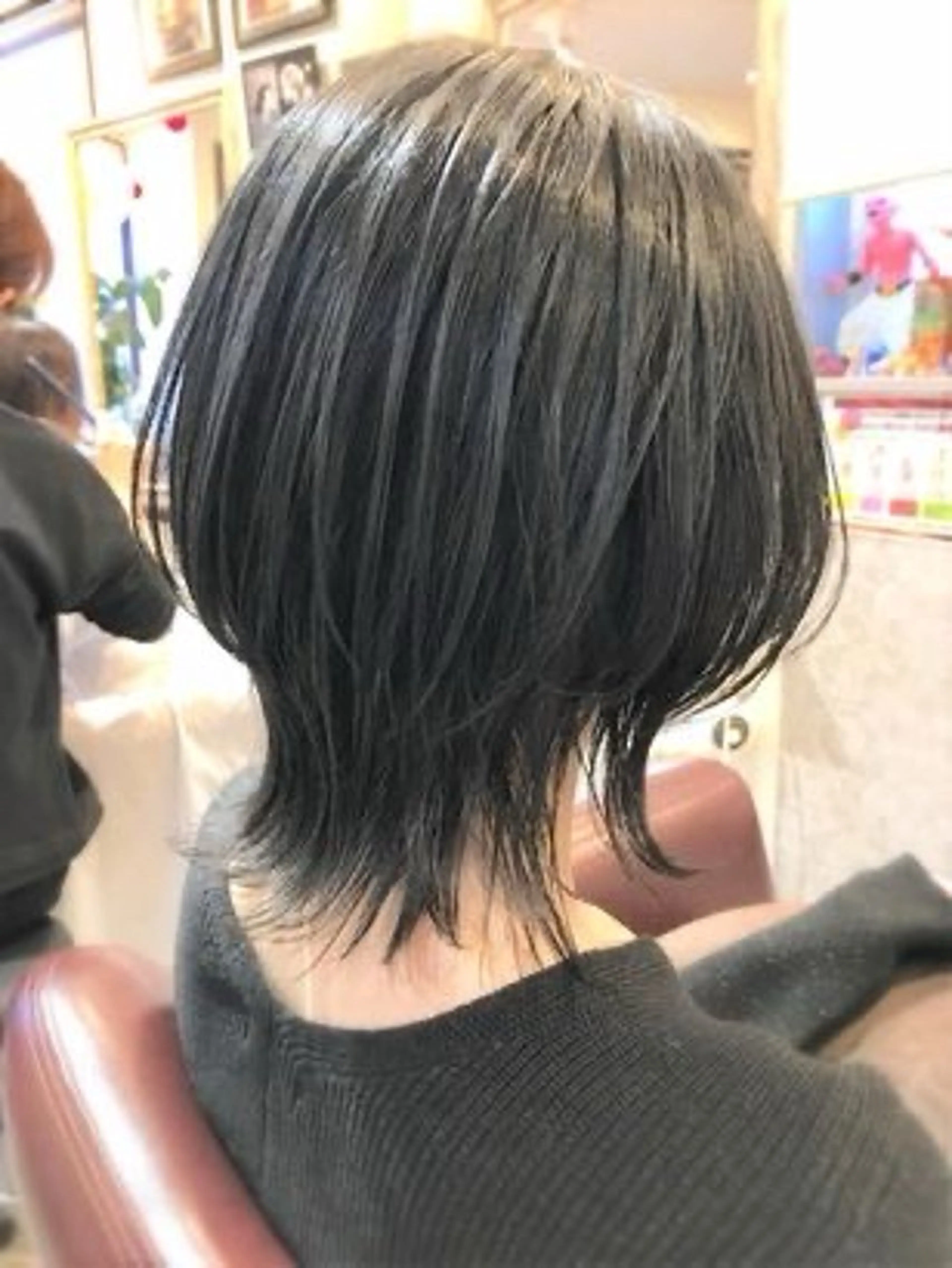 ミディアム ウルフカット 美容室clana所属・与那原 鈴七のヘアスタイル