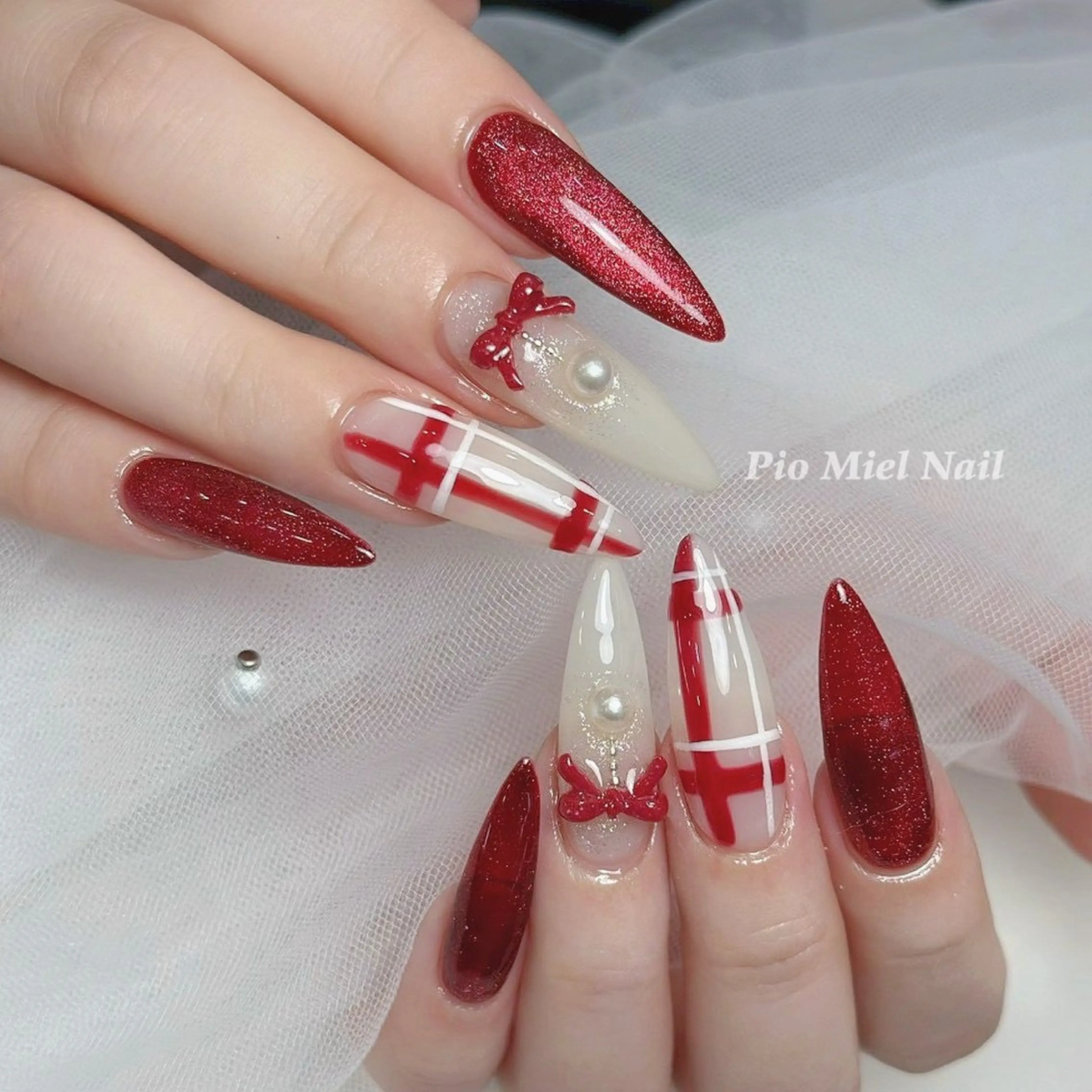 ネイル ボルドー フレンチネイル 韓国ネイル マグネットネイル ニュアンスネイル ハンドネイル momo 長さだしのネイルデザイン