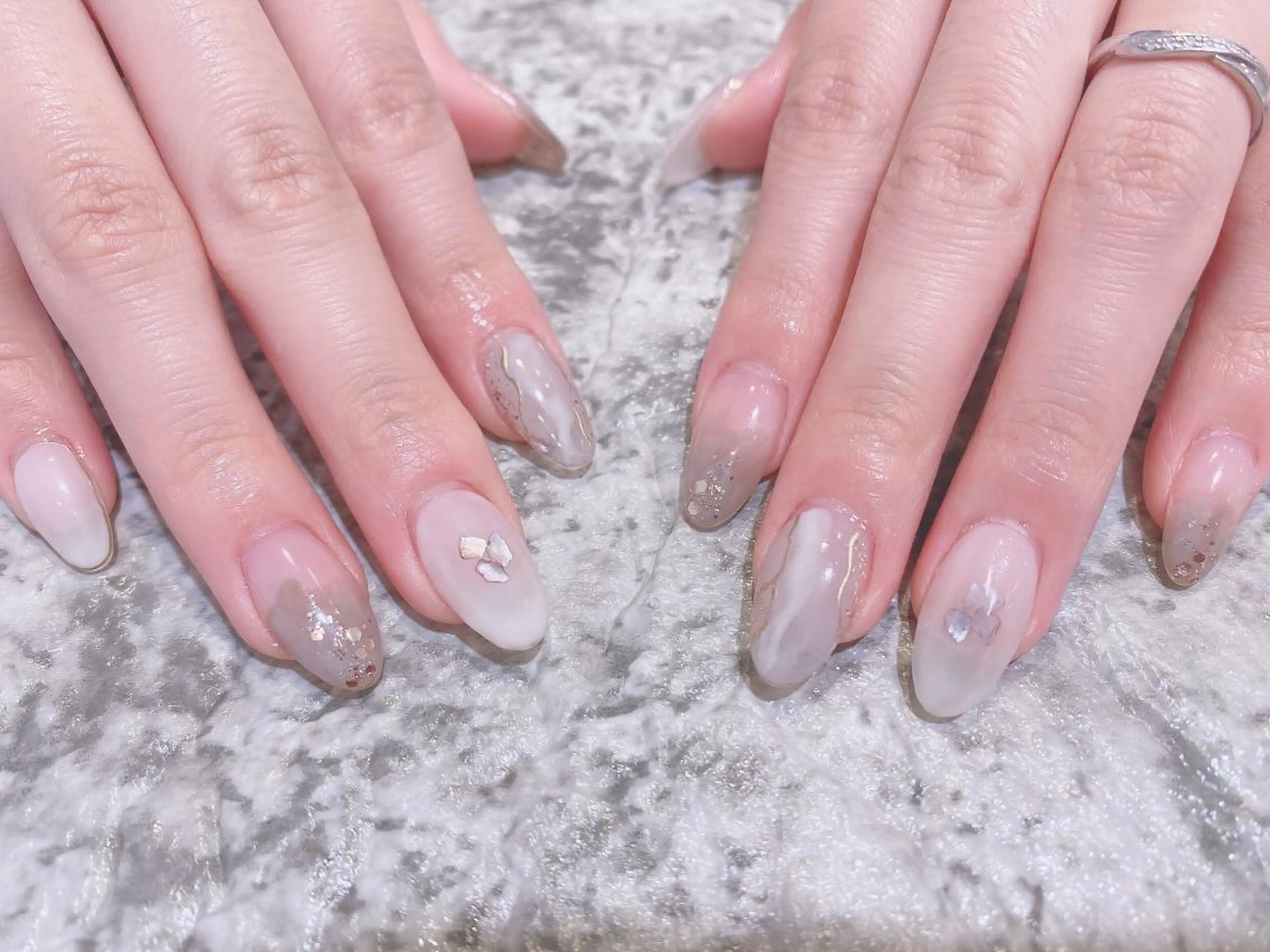 ネイル ニュアンスネイル ハンドネイル 鈴木 優菜のネイルデザイン