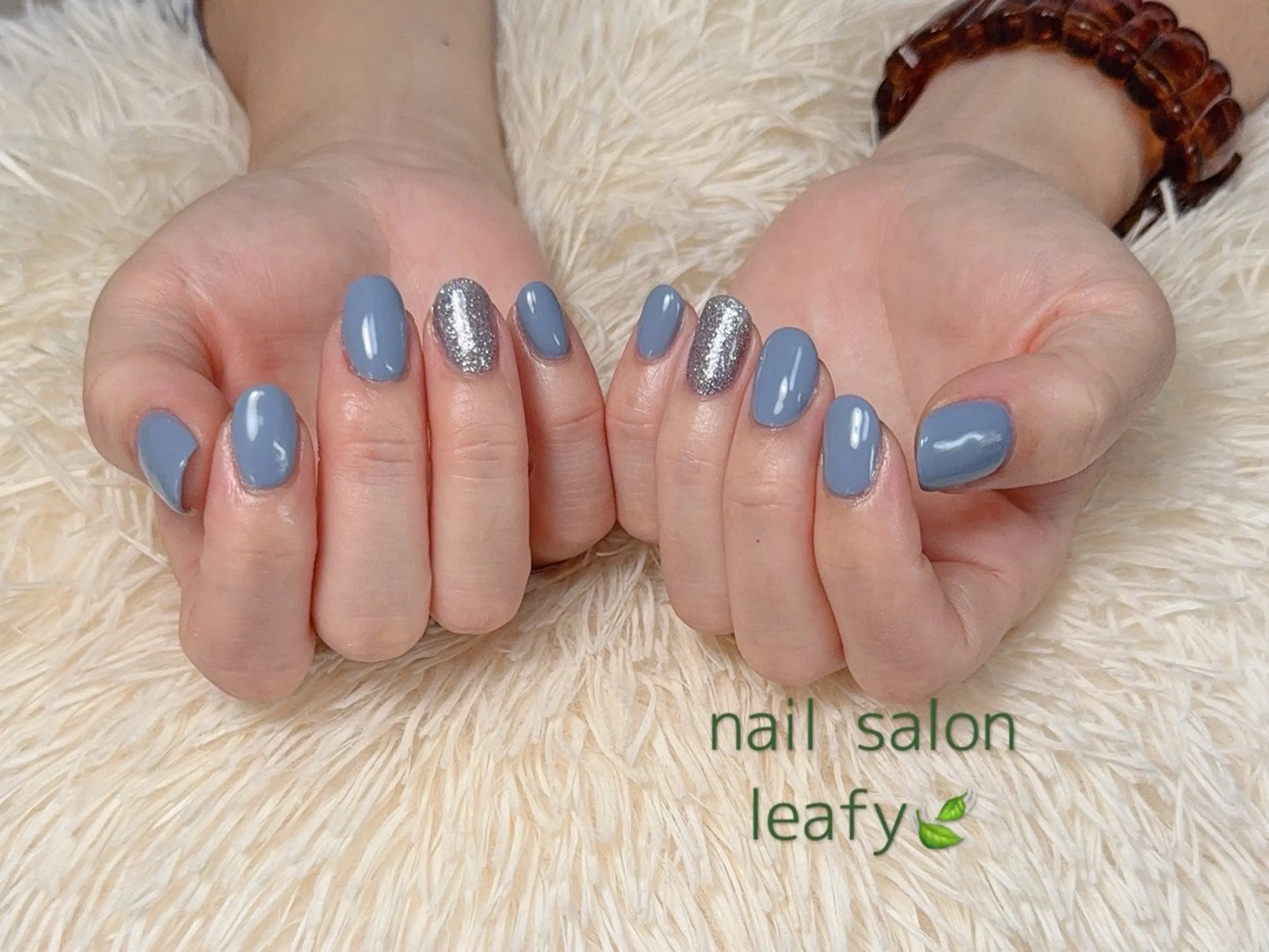 ネイル ブルー フラッシュネイル キラキラネイル ハンドネイル ネイルサロン leafyのネイルデザイン