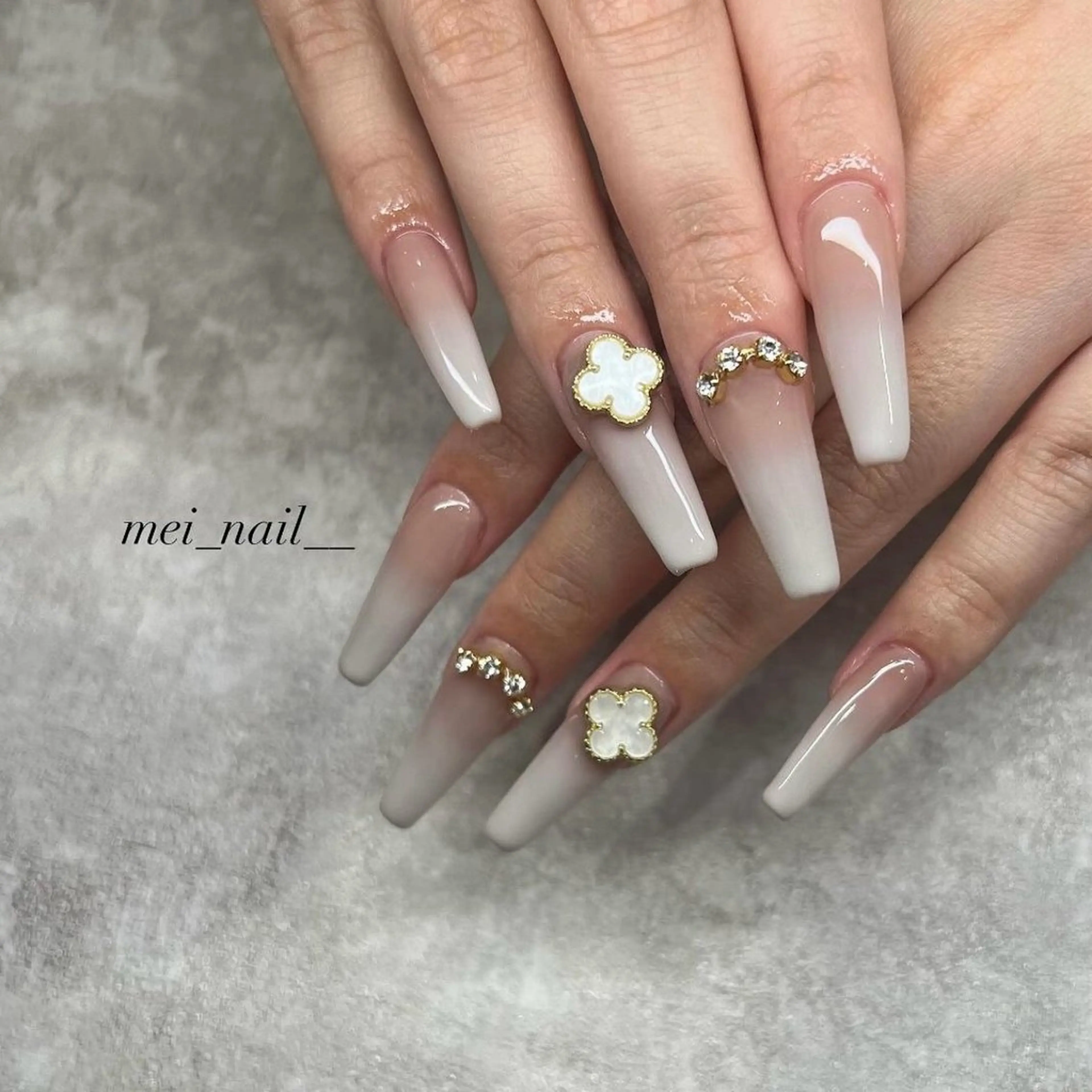 ネイル est nail所属・永山 芽生子のネイルデザイン