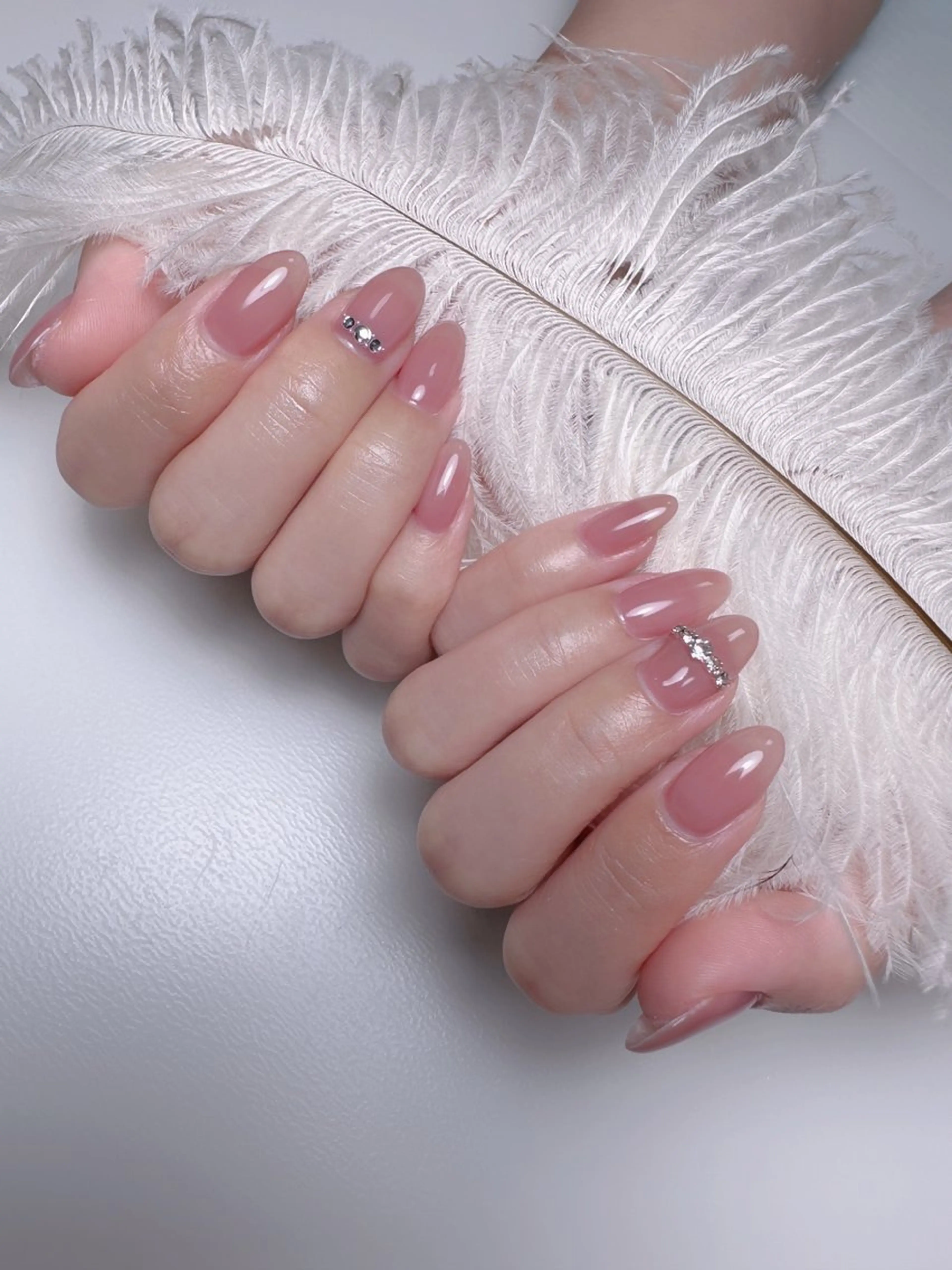 💓ジェルオフ無料💓シンプル2本アートコース🔹アート2種類選択可能、他の8本はワンカラーの写真