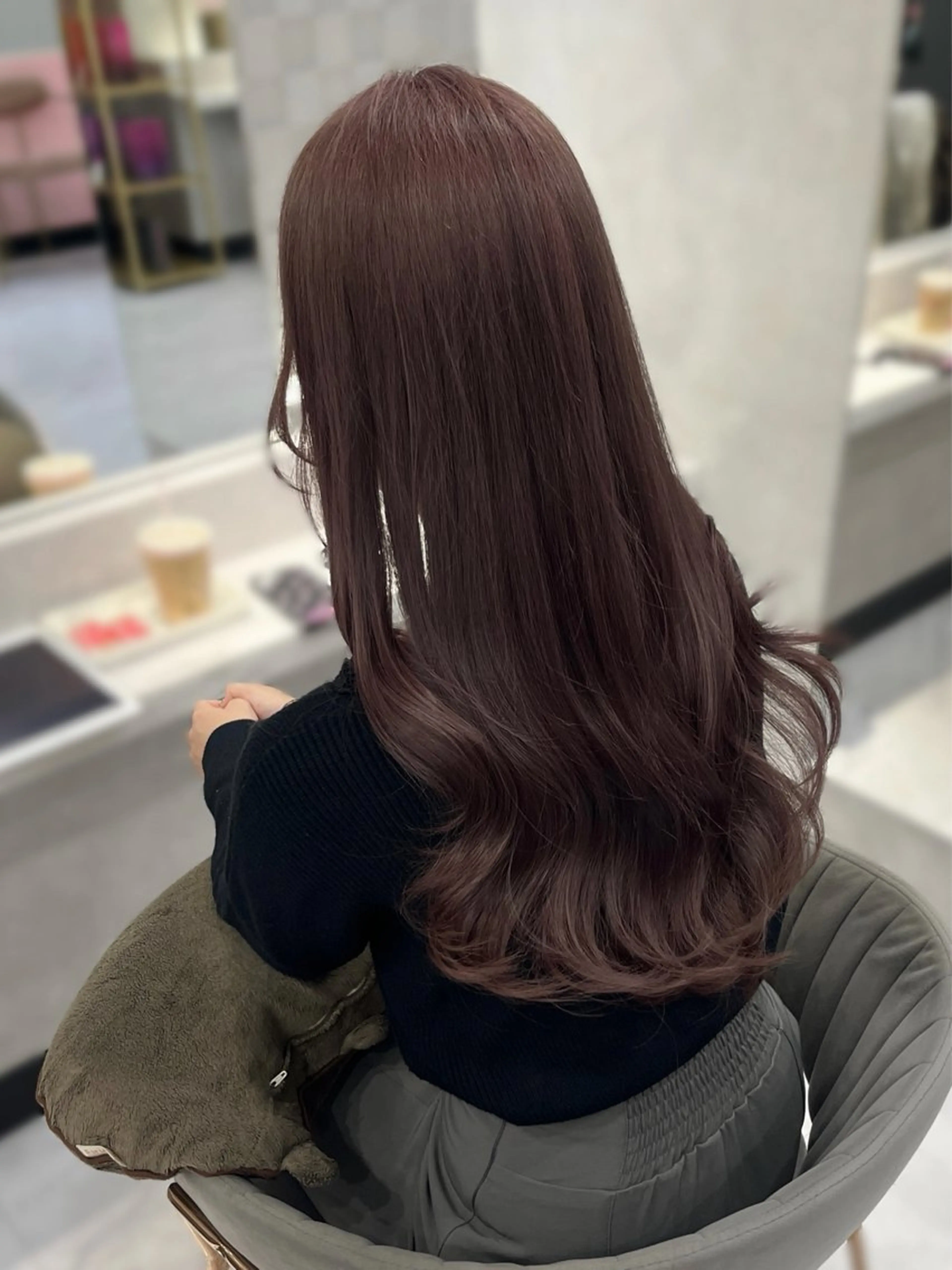 ロング ピンクブラウン karen/韓国ヘア / ブリーチ/透明感のヘアスタイル