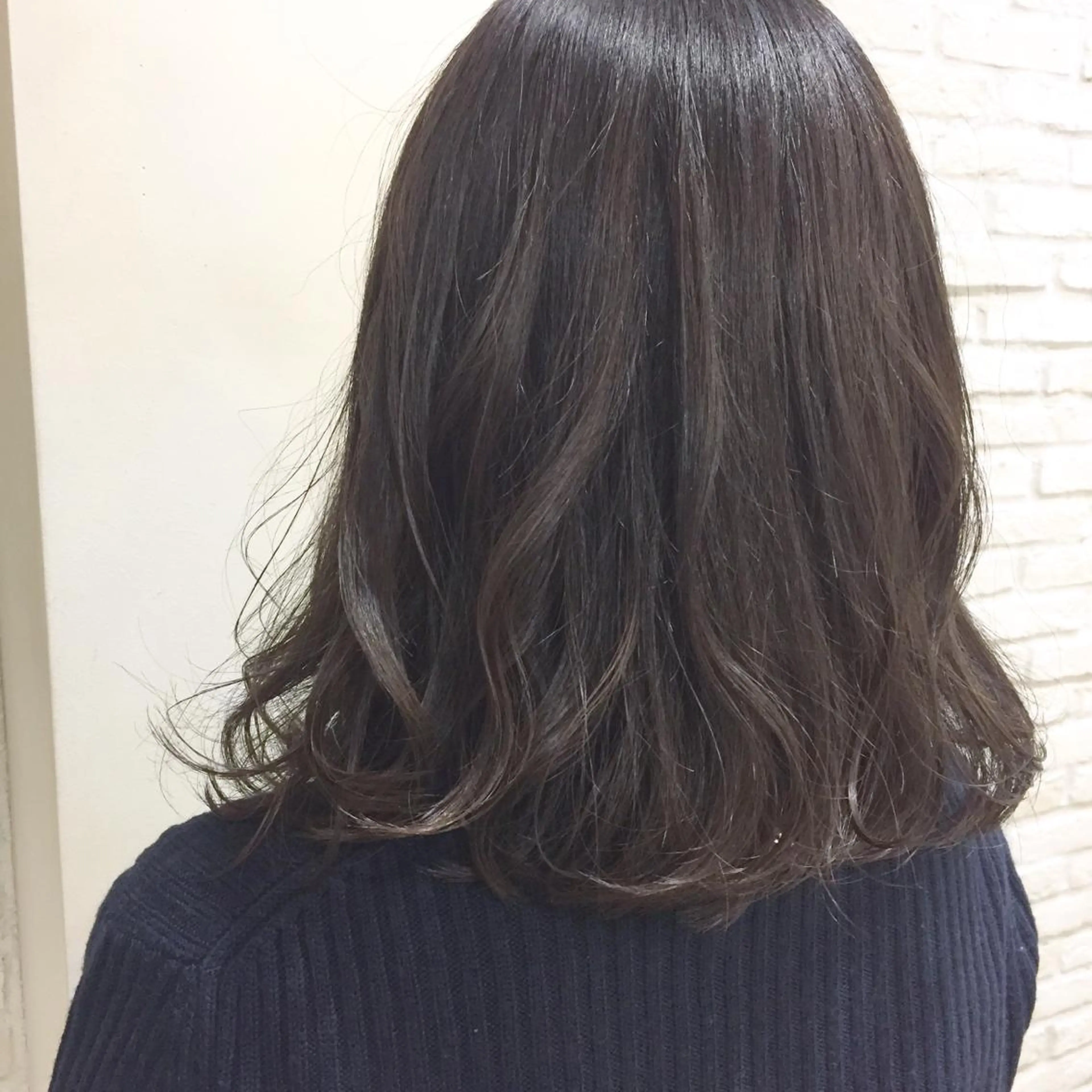 ミディアム カラー グレージュ HAUS 片山みほのヘアスタイル