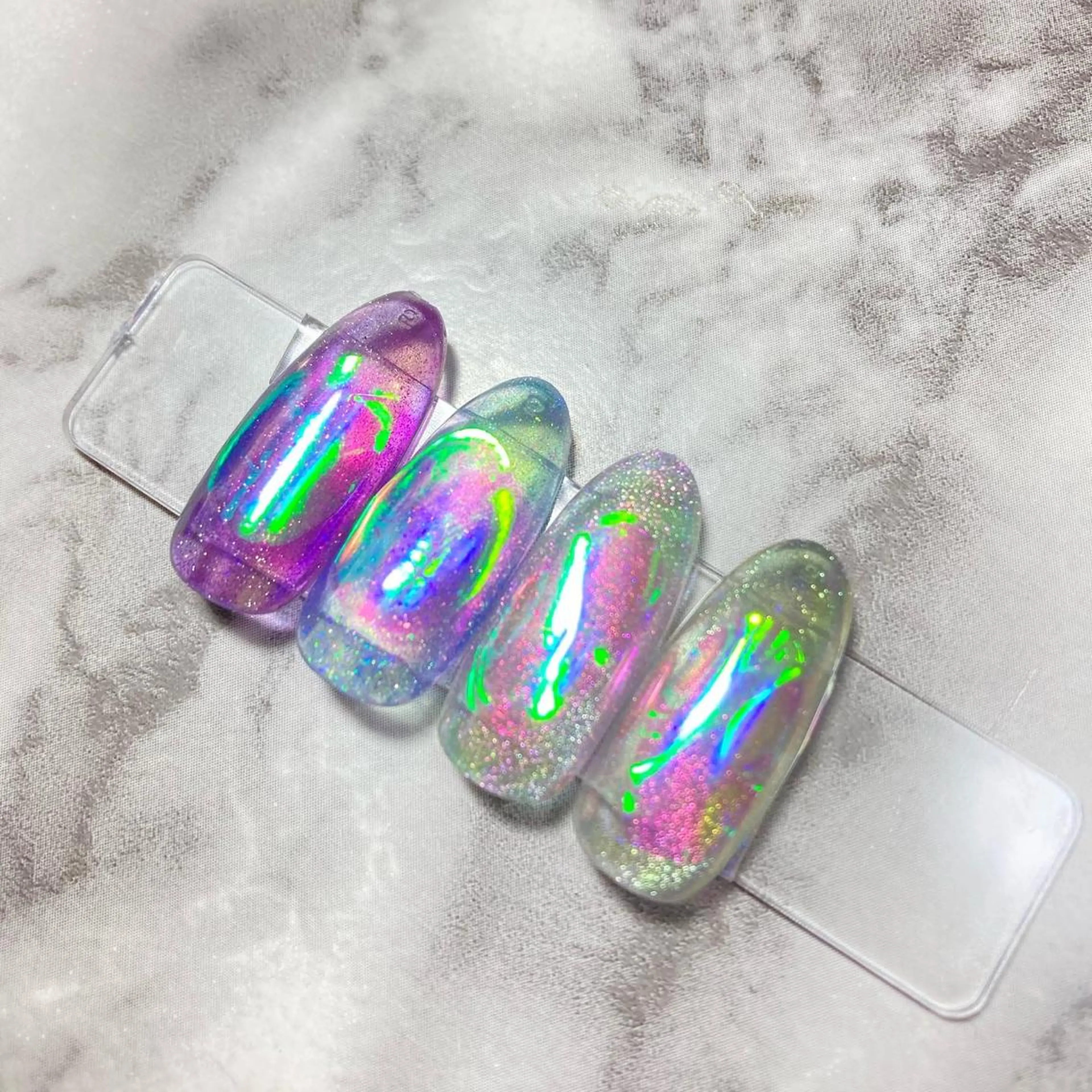 ネイル アートネイル オーロラネイル ハート 氷ネイル・うるうるネイル キラキラネイル ハンドネイル ネイルサロン D-glowのネイルデザイン